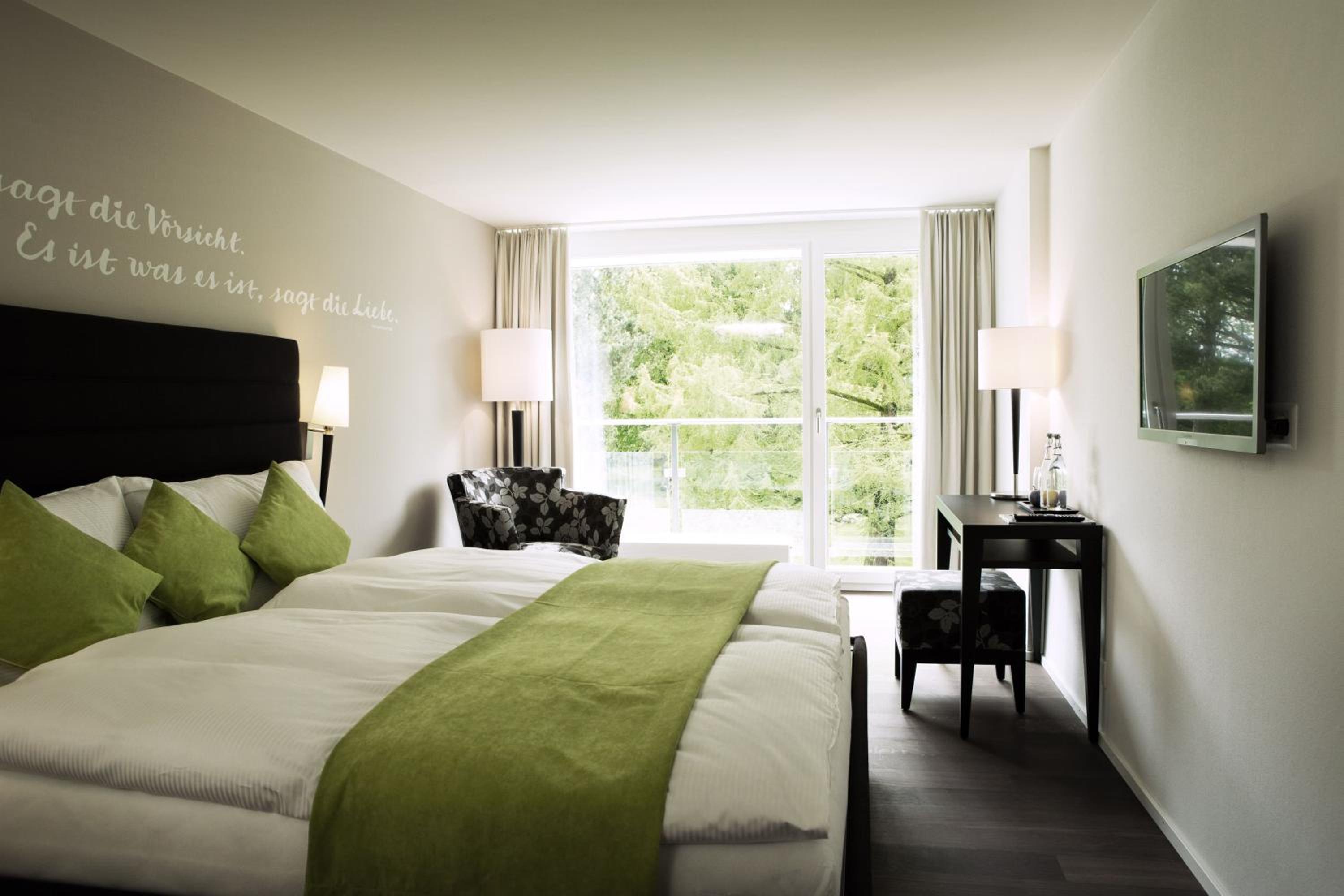 Deluxe Double Room with Balcony photo 2