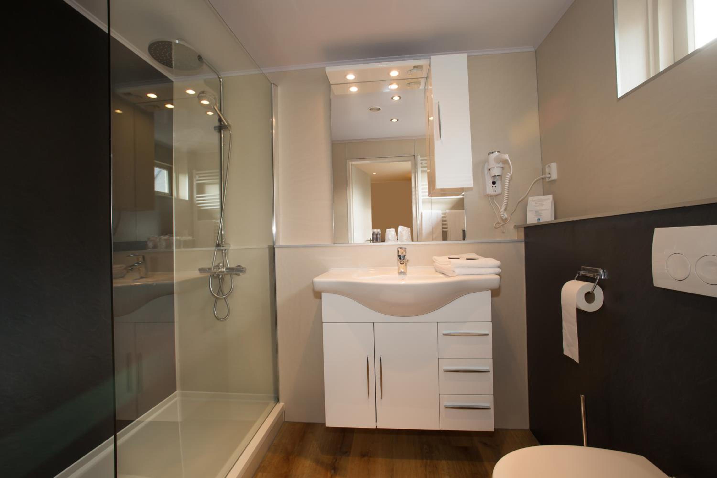 Small Single Room photo 3