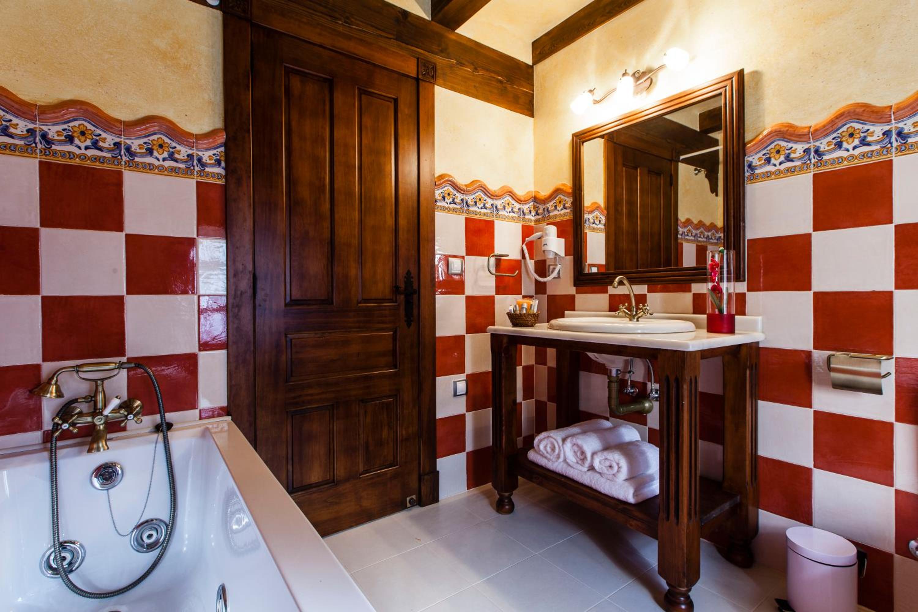 Triple Room with Hydromassage Bath photo 2