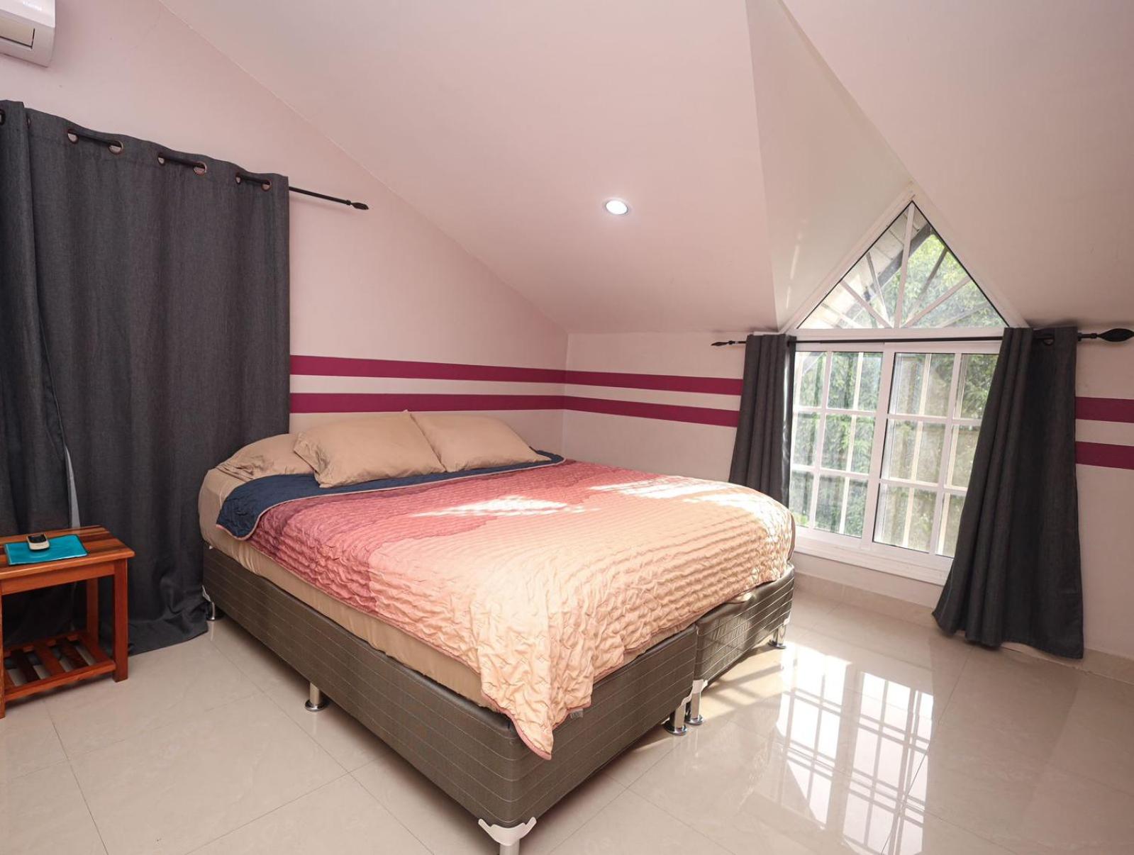 Standard King Room photo 1