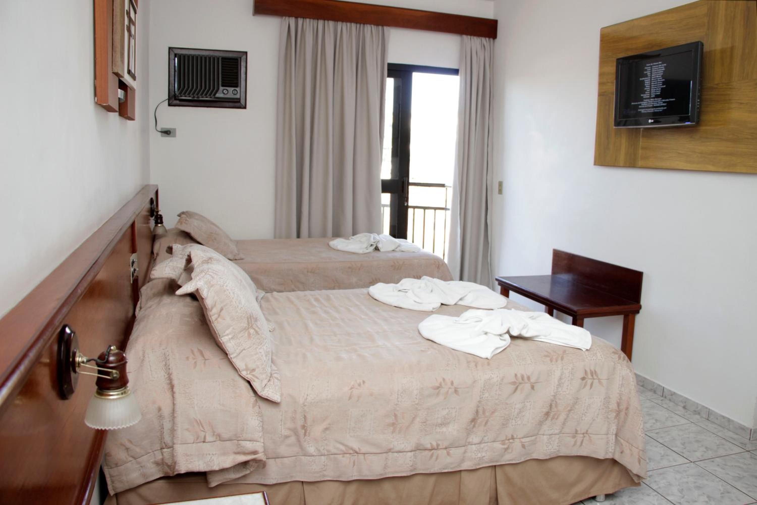 Deluxe Triple Room with Lake View photo 1