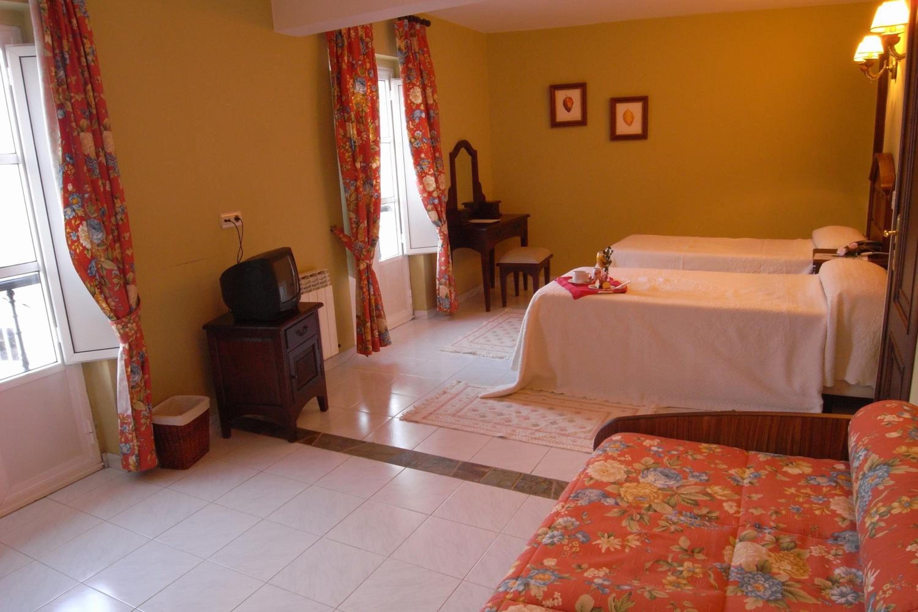 Habitación Familiar (2 Adultos + 2 Niños)
