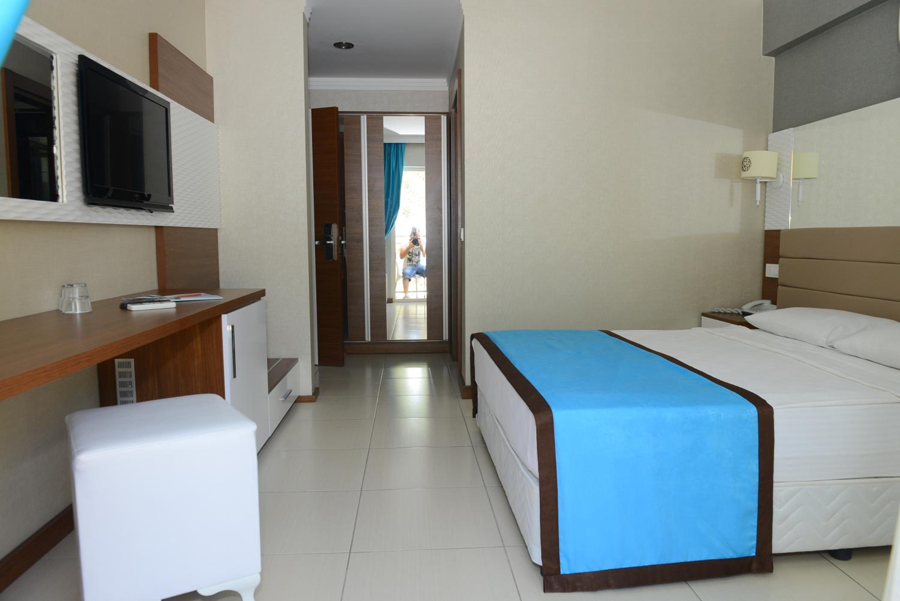 Standard Double or Twin Room photo 1