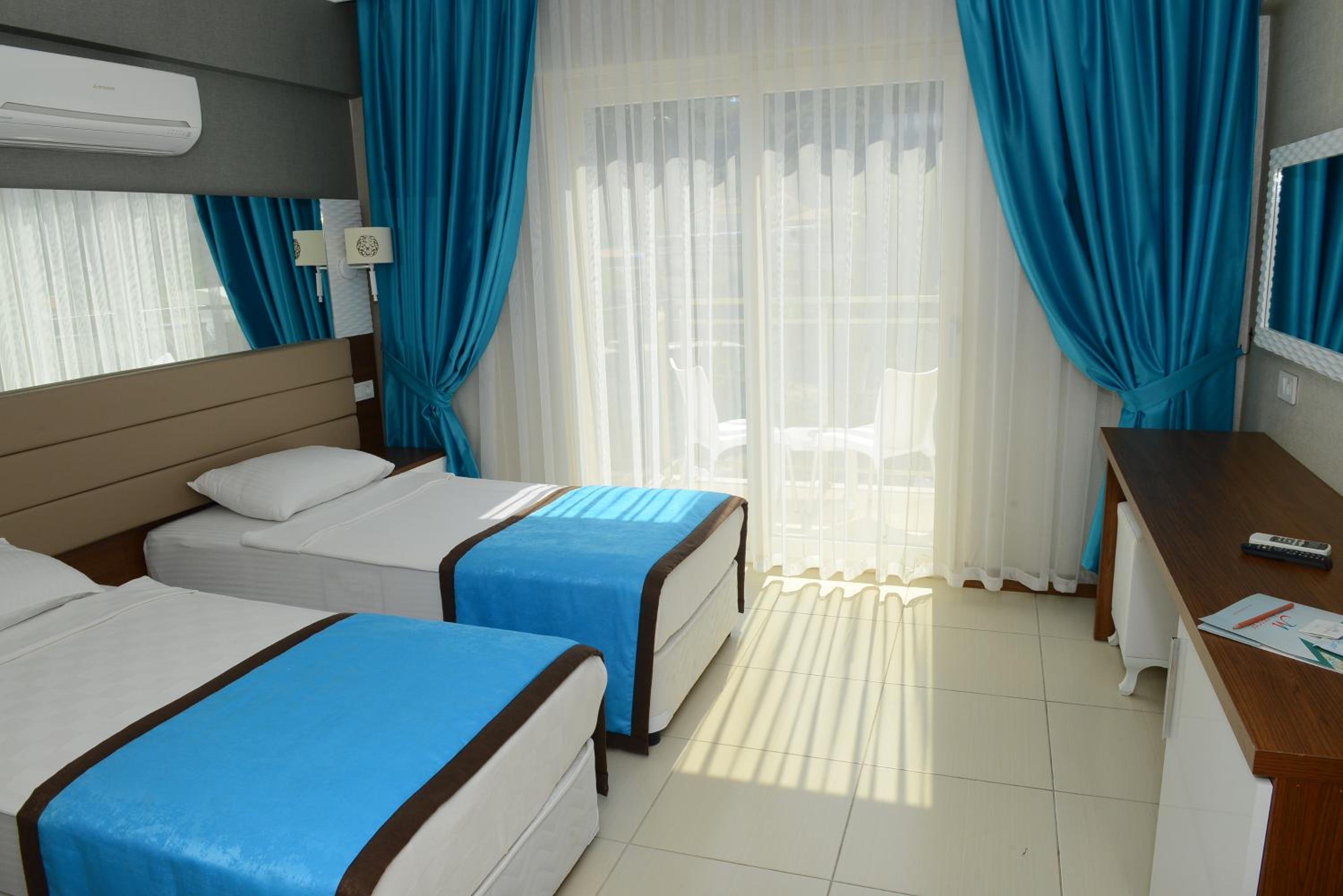 Standard Double or Twin Room photo 2