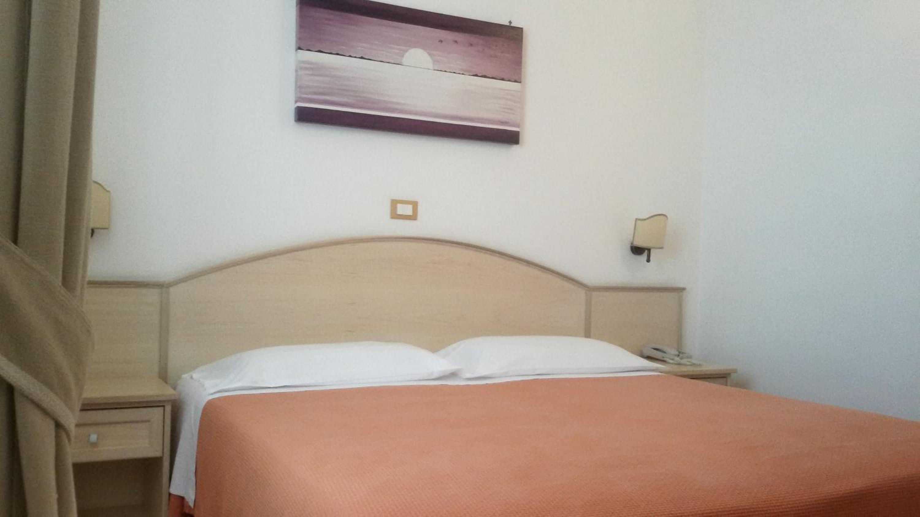 Deluxe Double Room - Photo 14