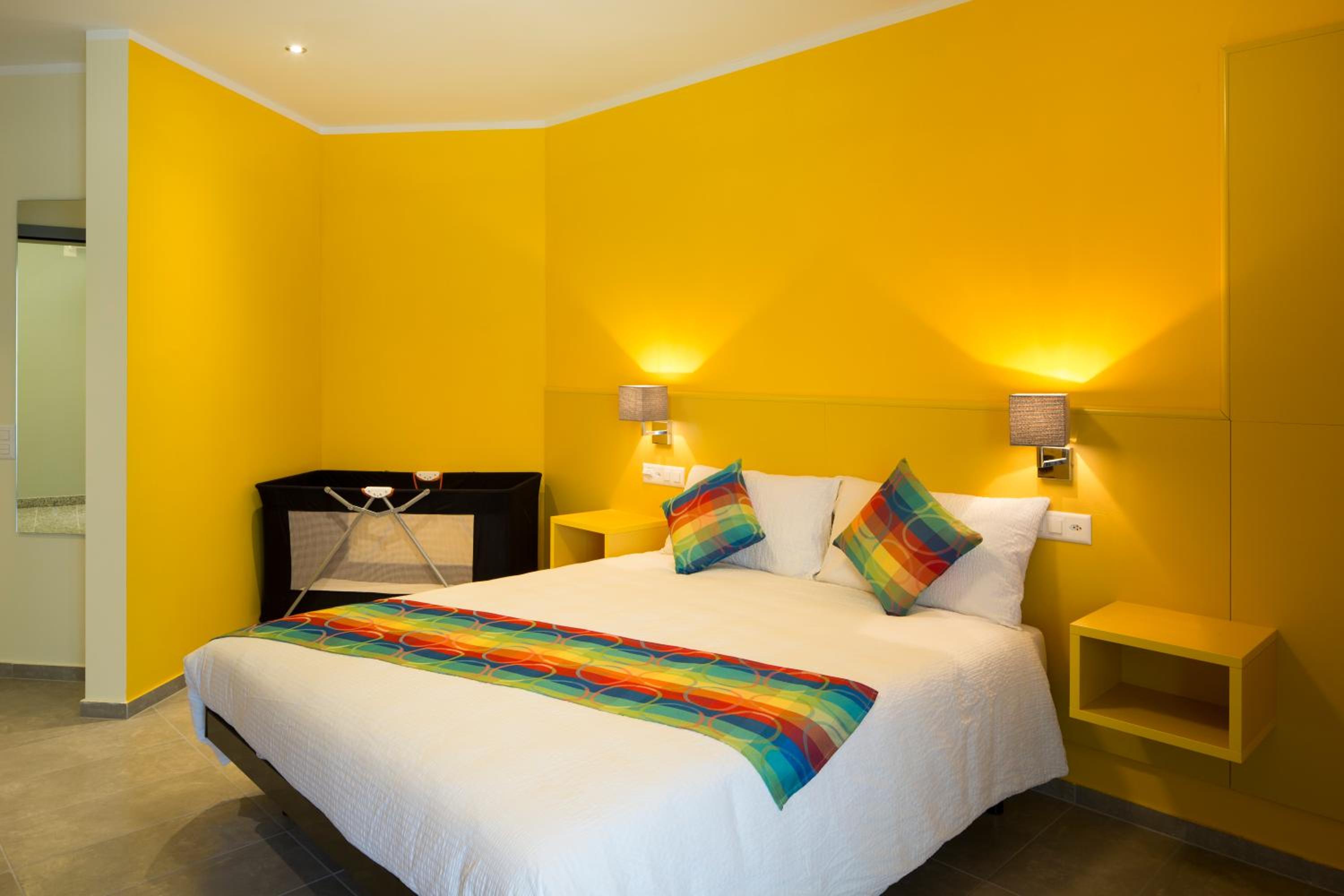 Premium Quadruple Room - Photo 6