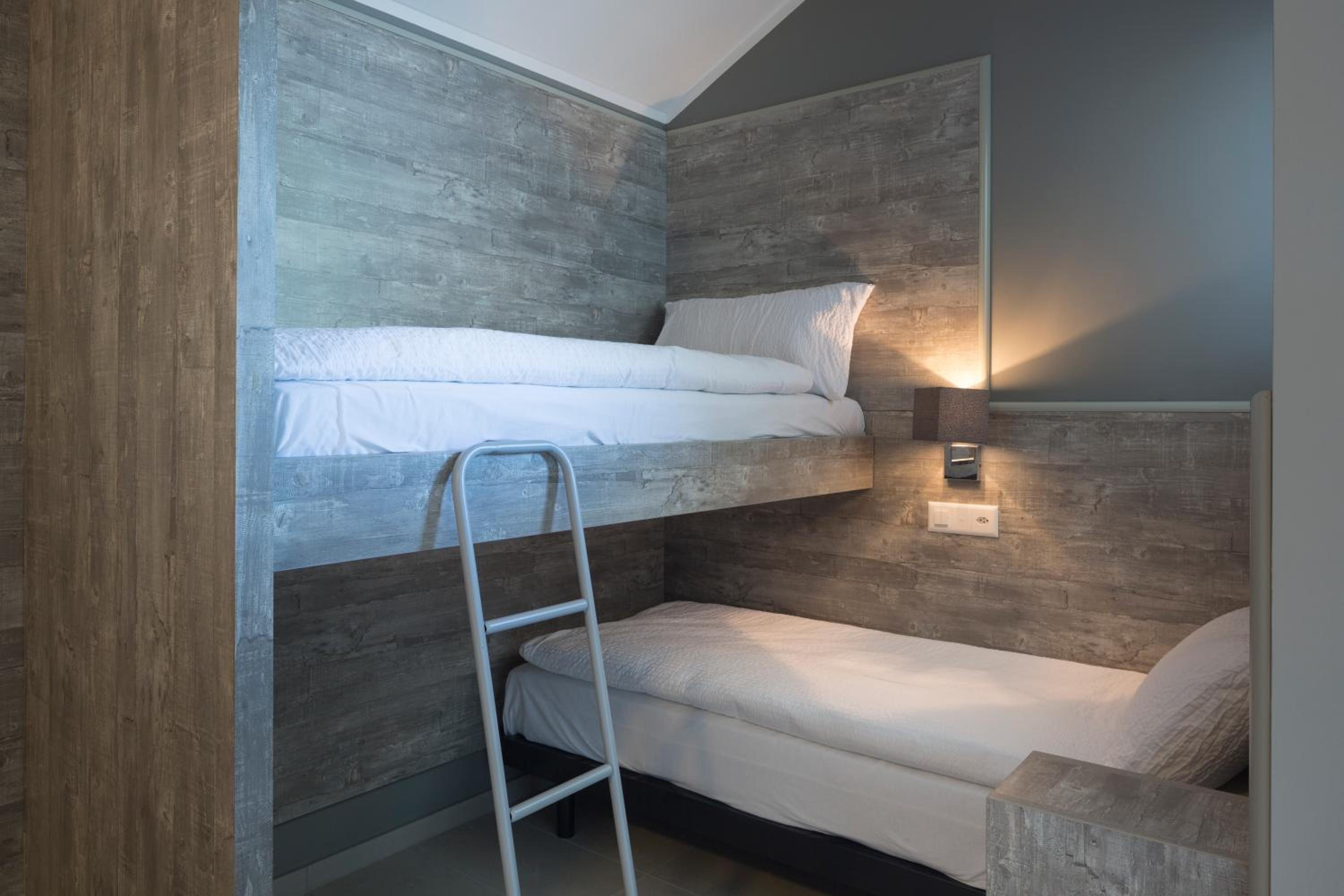 Premium Quadruple Room - Photo 2