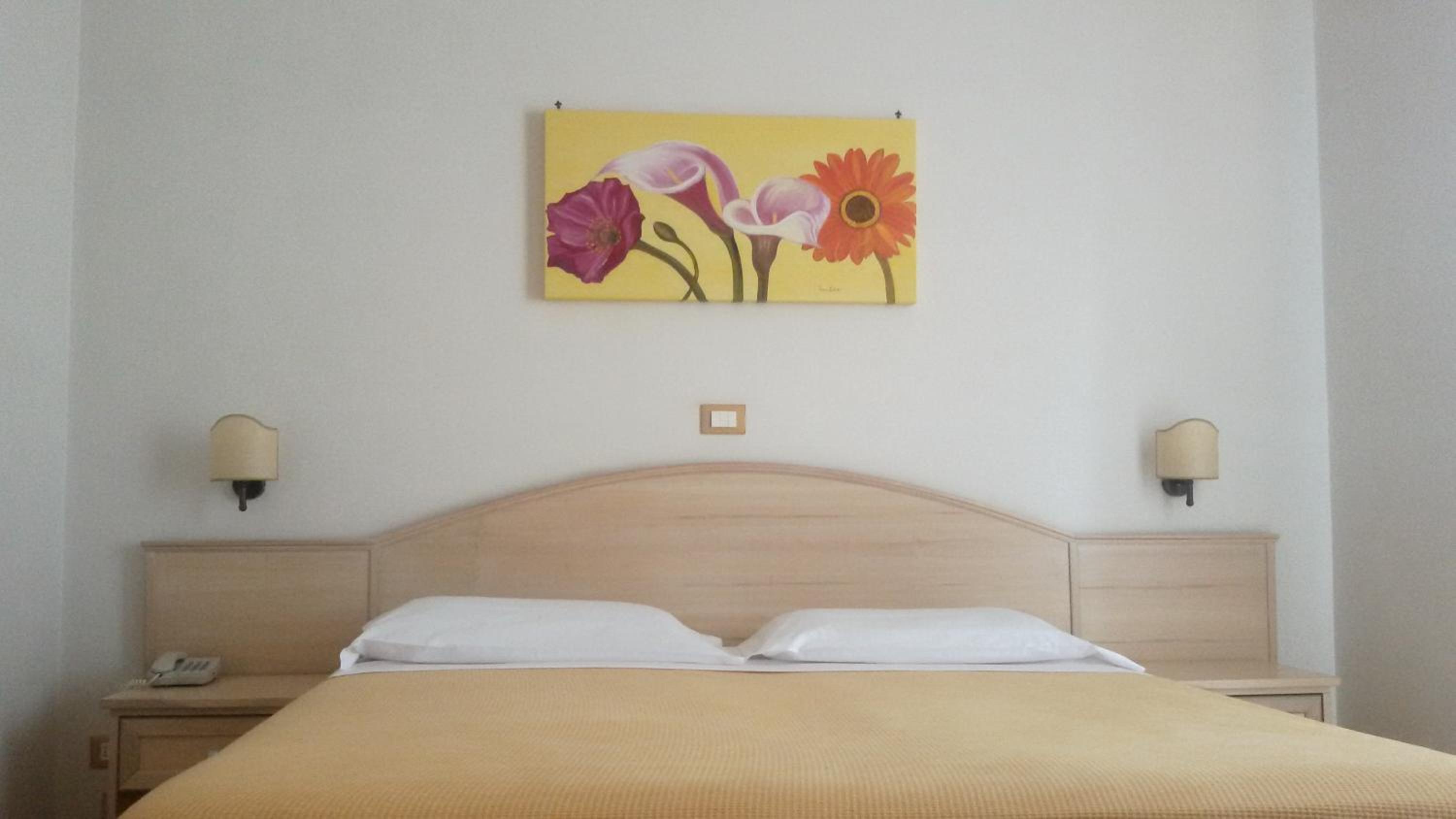 Deluxe Double Room - Photo 12
