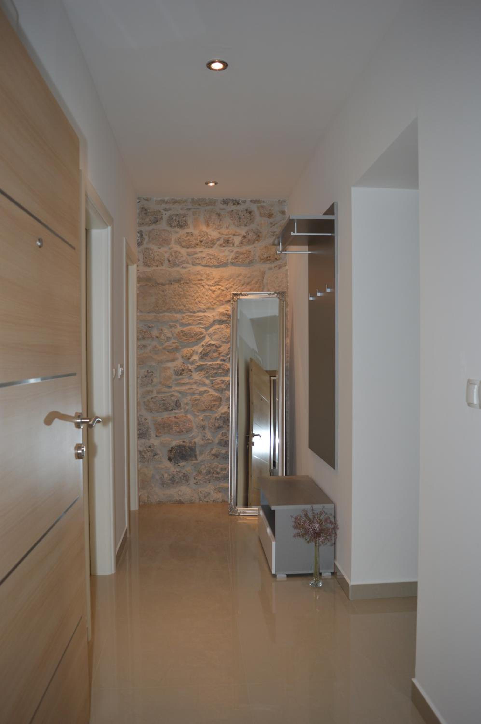 One-Bedroom Apartment - Photo 25