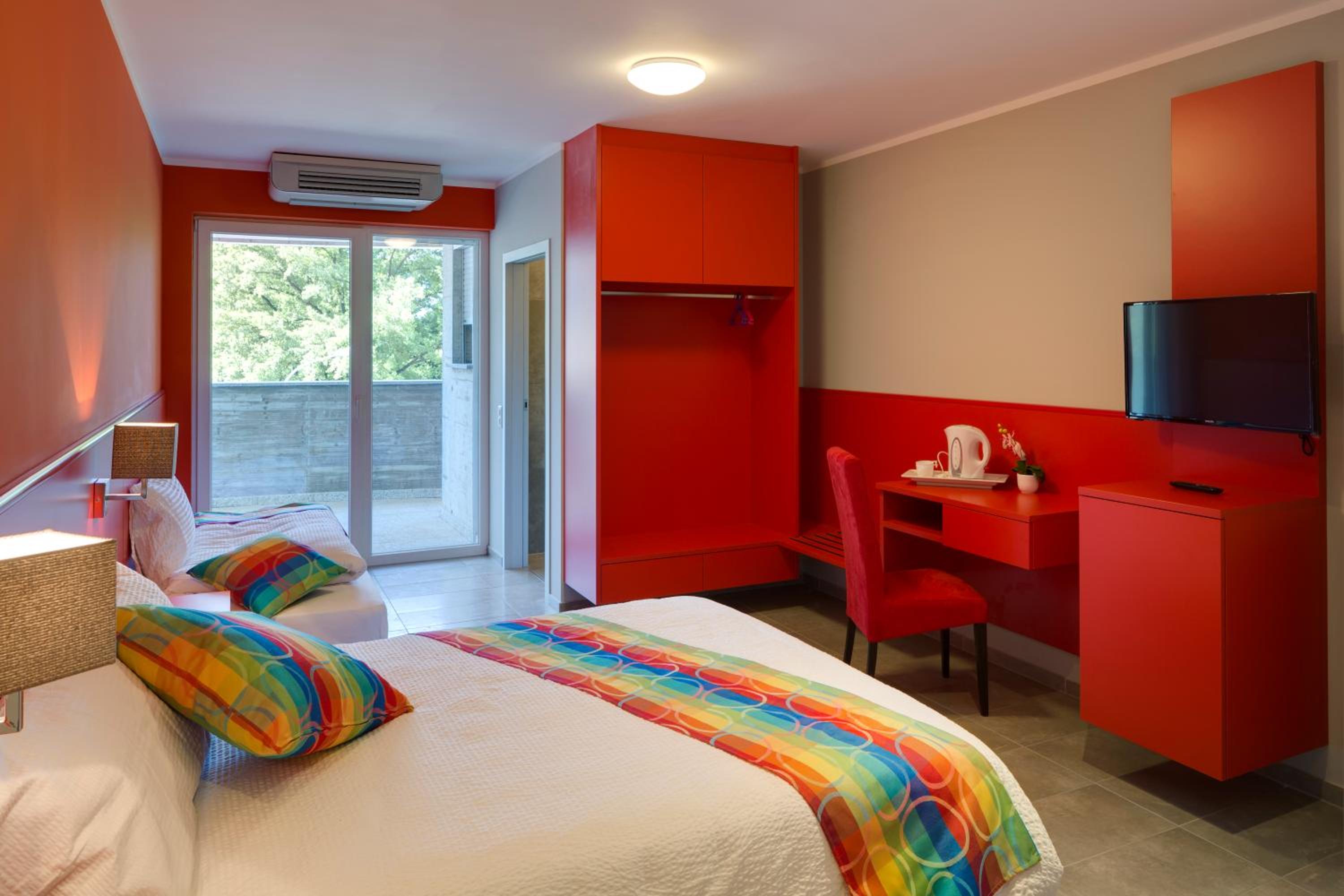 Triple Room with Balcony - Photo 1