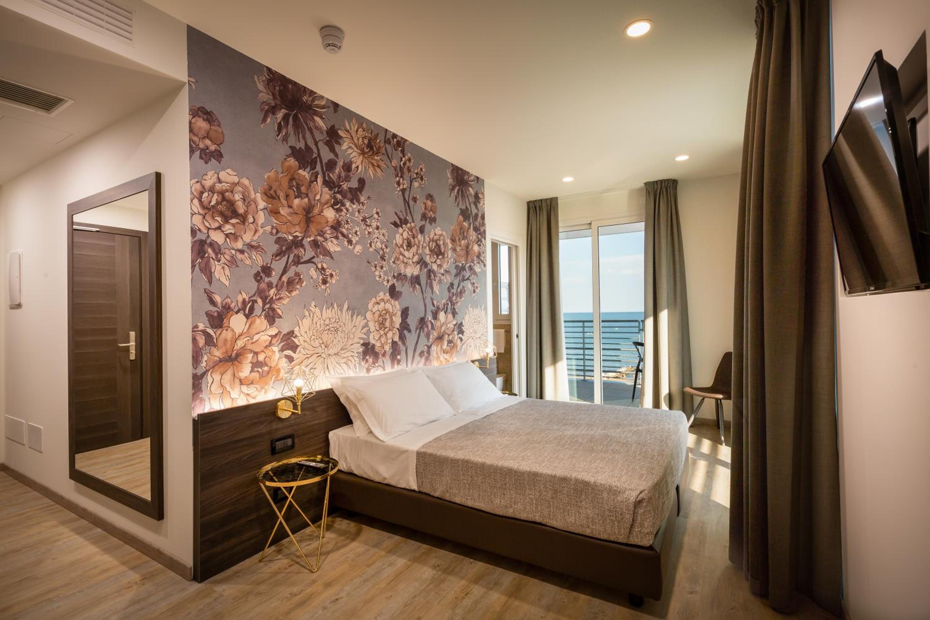 Deluxe Double Room with Sea View photo 1
