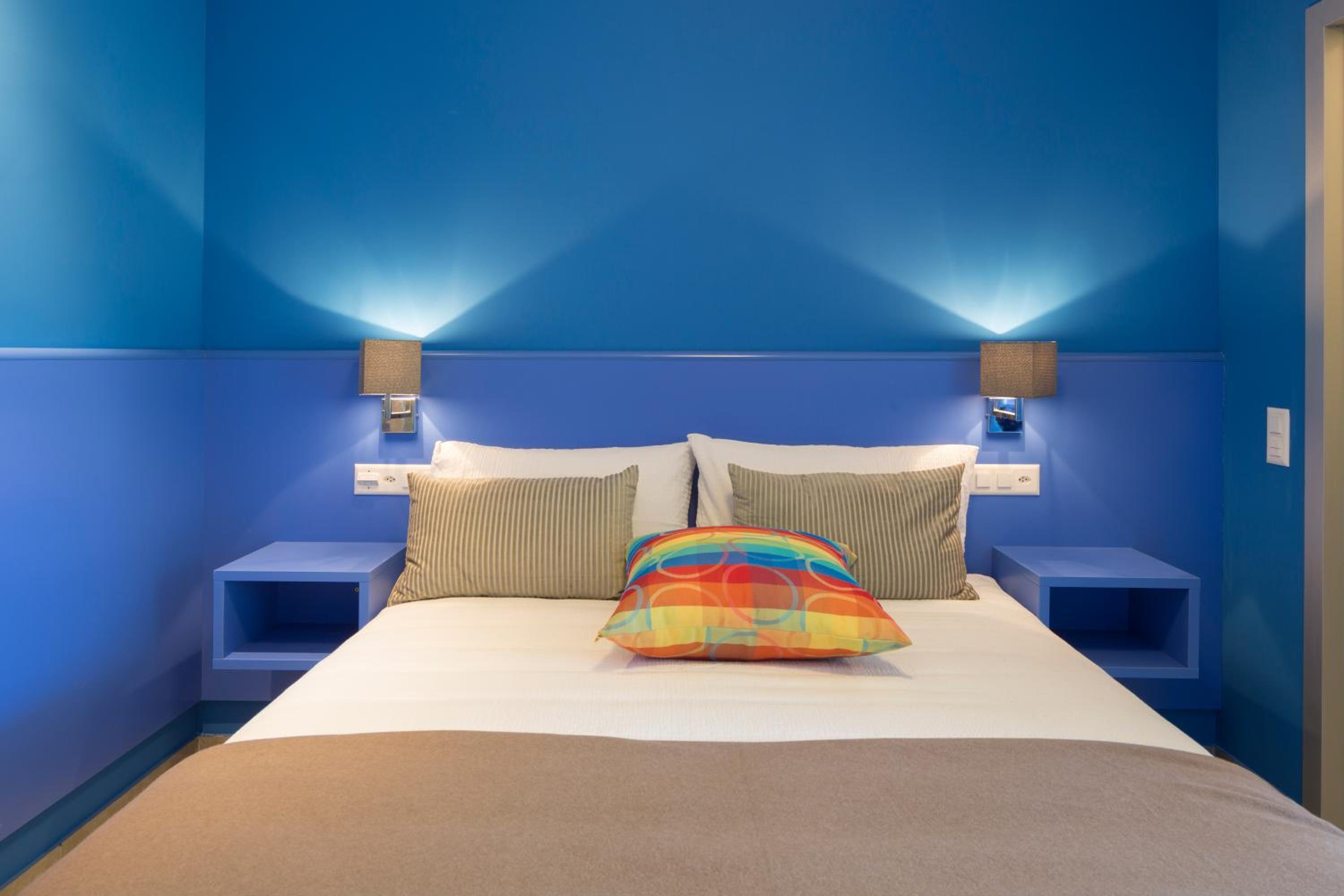 Triple Room with Balcony - Photo 5