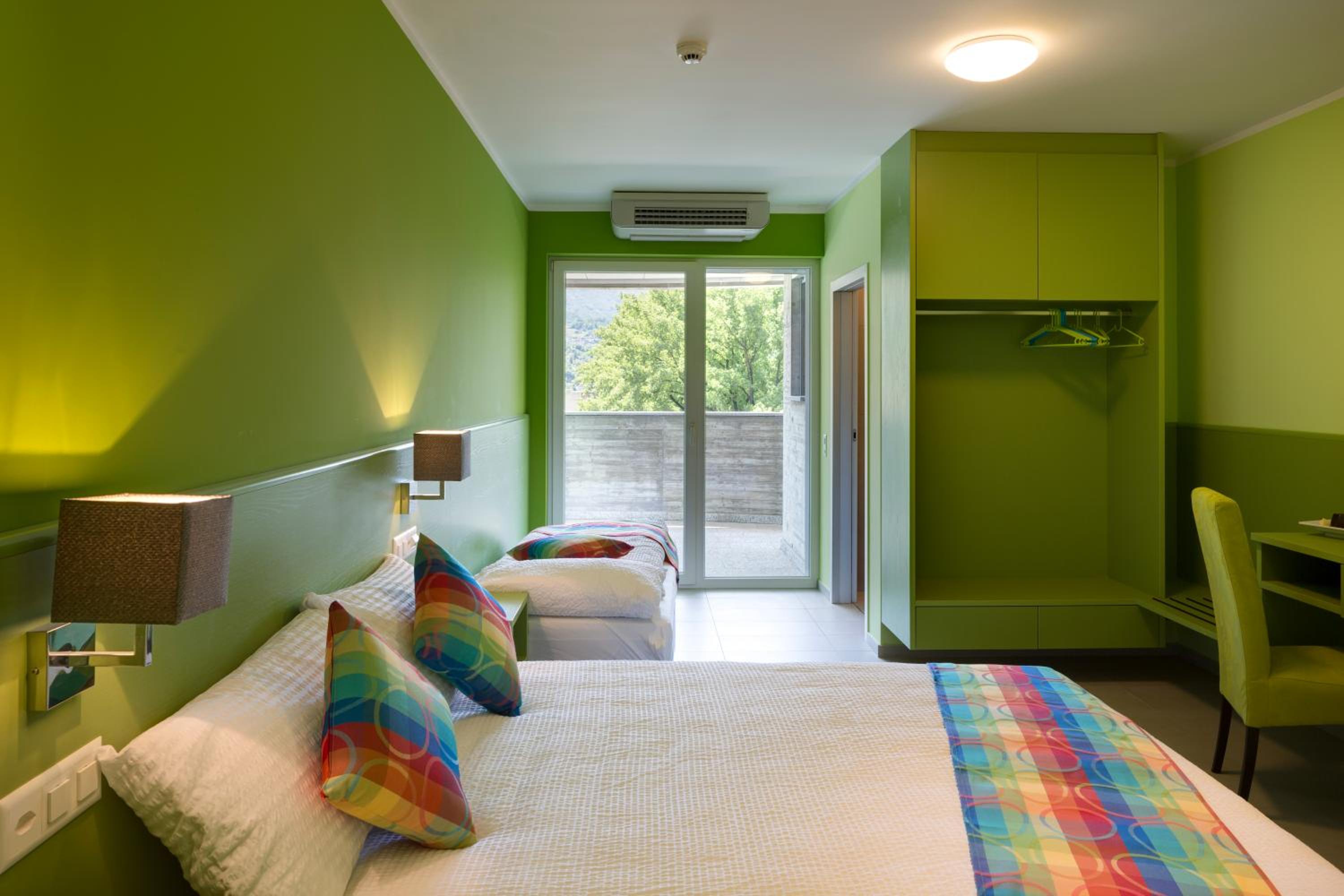 Triple Room with Balcony - Photo 6
