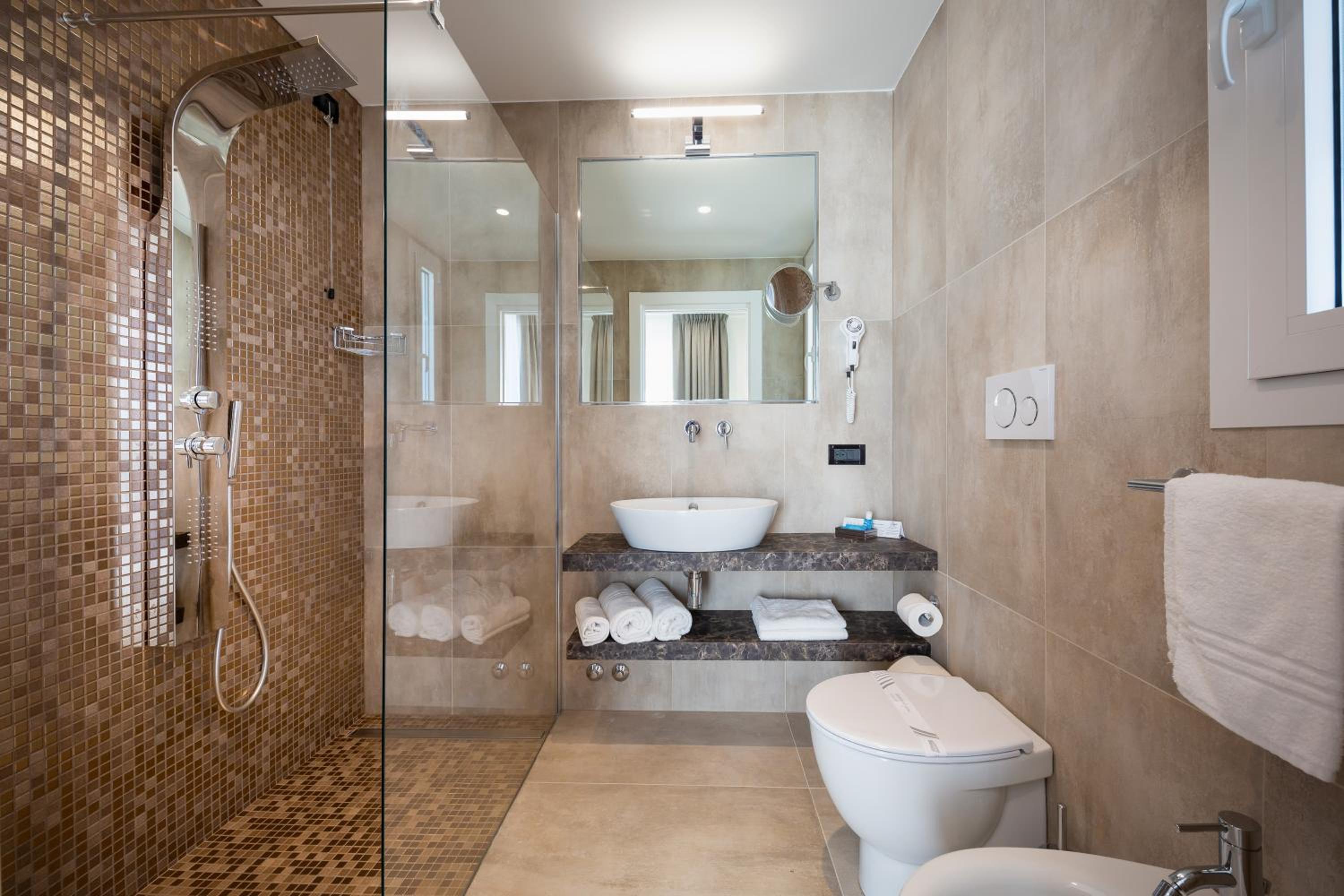 Deluxe Double Room with Sea View photo 3