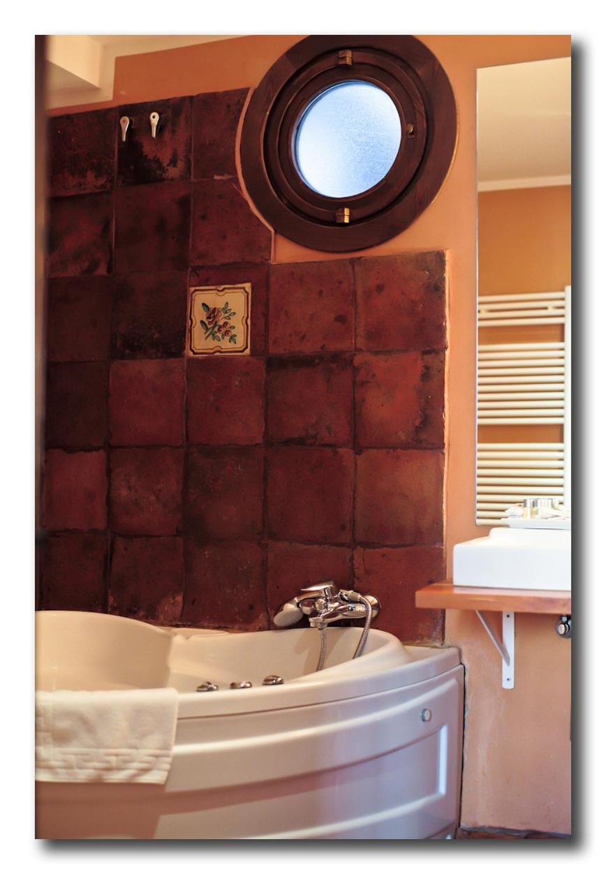 Duplex Room with Spa Bath - Photo 3
