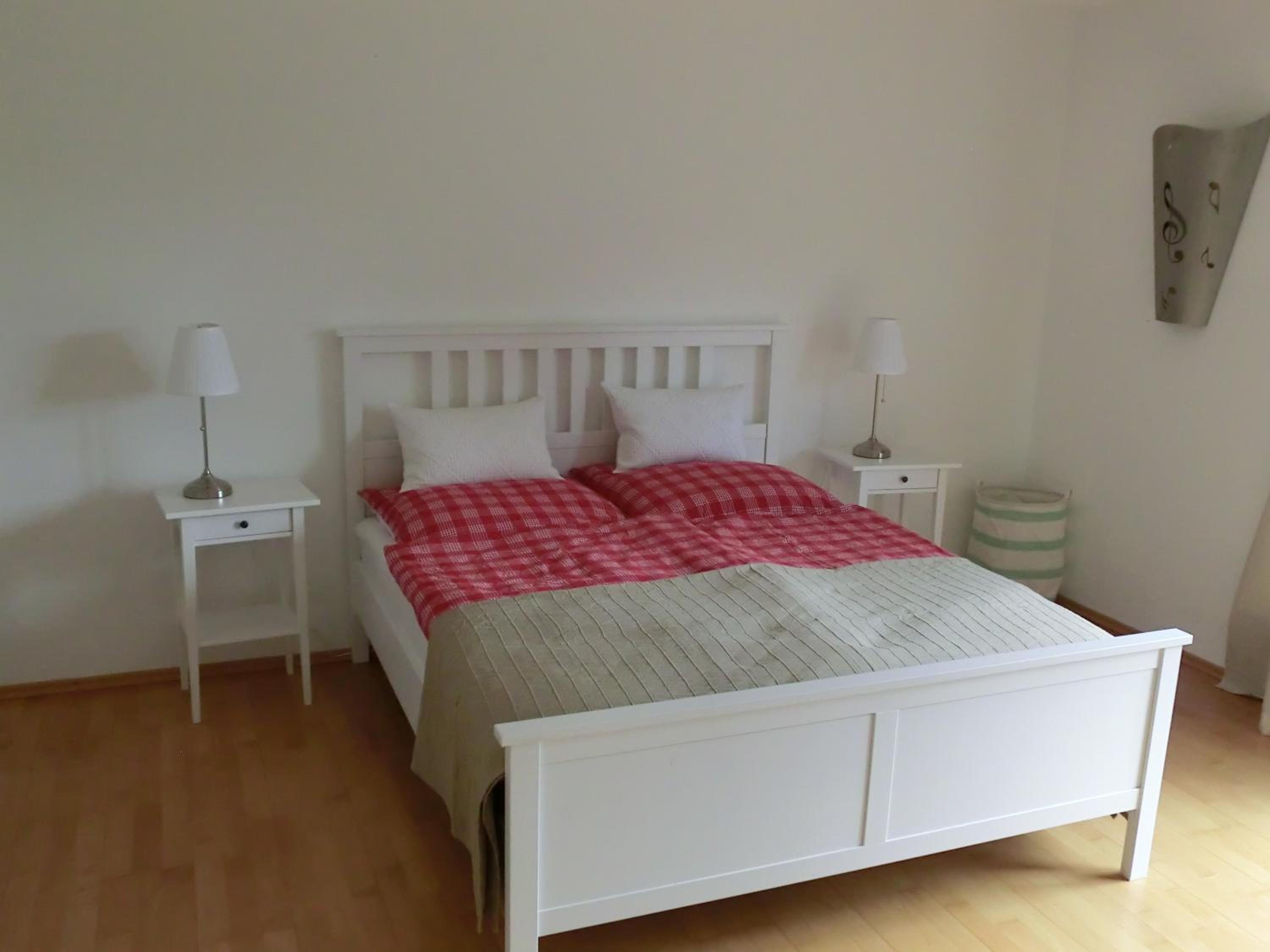 One-Bedroom Apartment photo 1