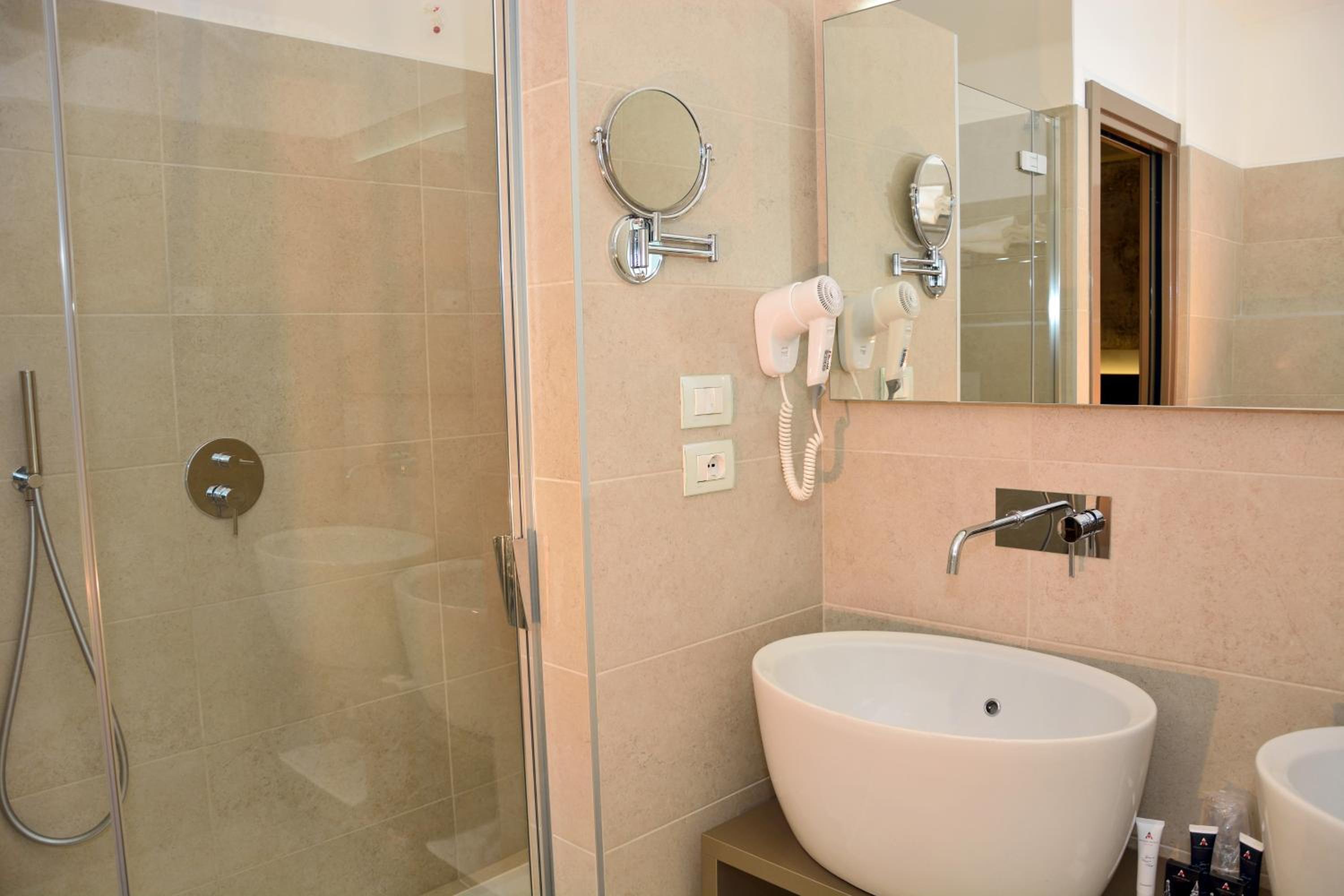 Triple Room - Photo 2