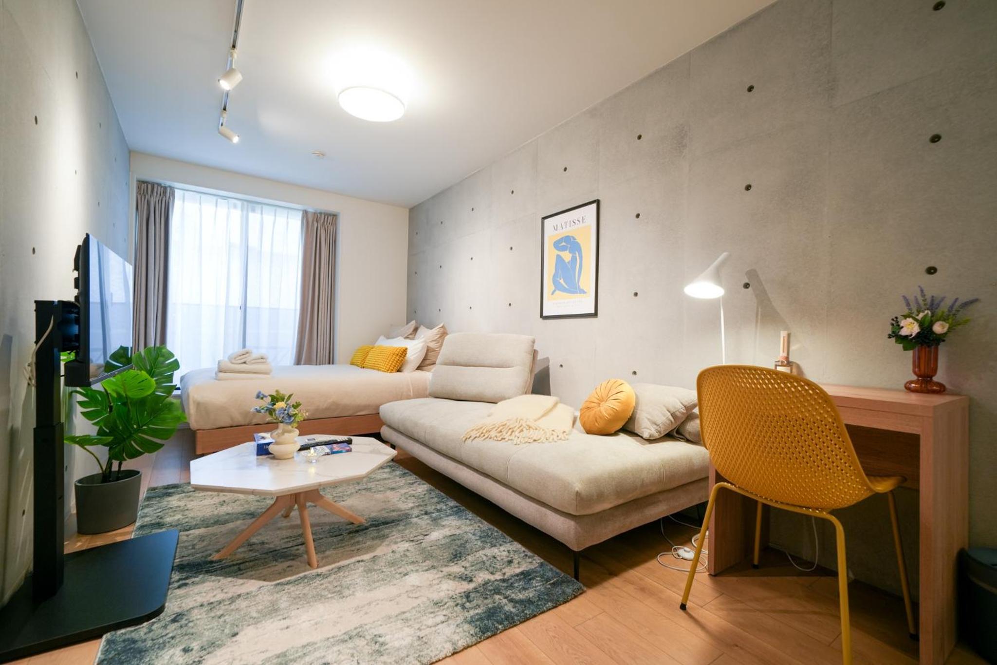 One-Bedroom Apartment photo 1