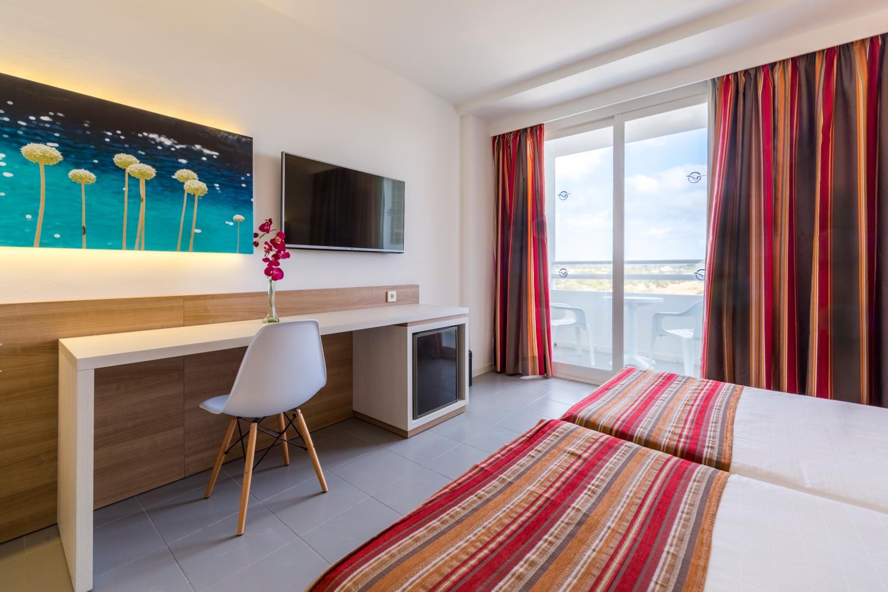 Twin Room - Photo 6