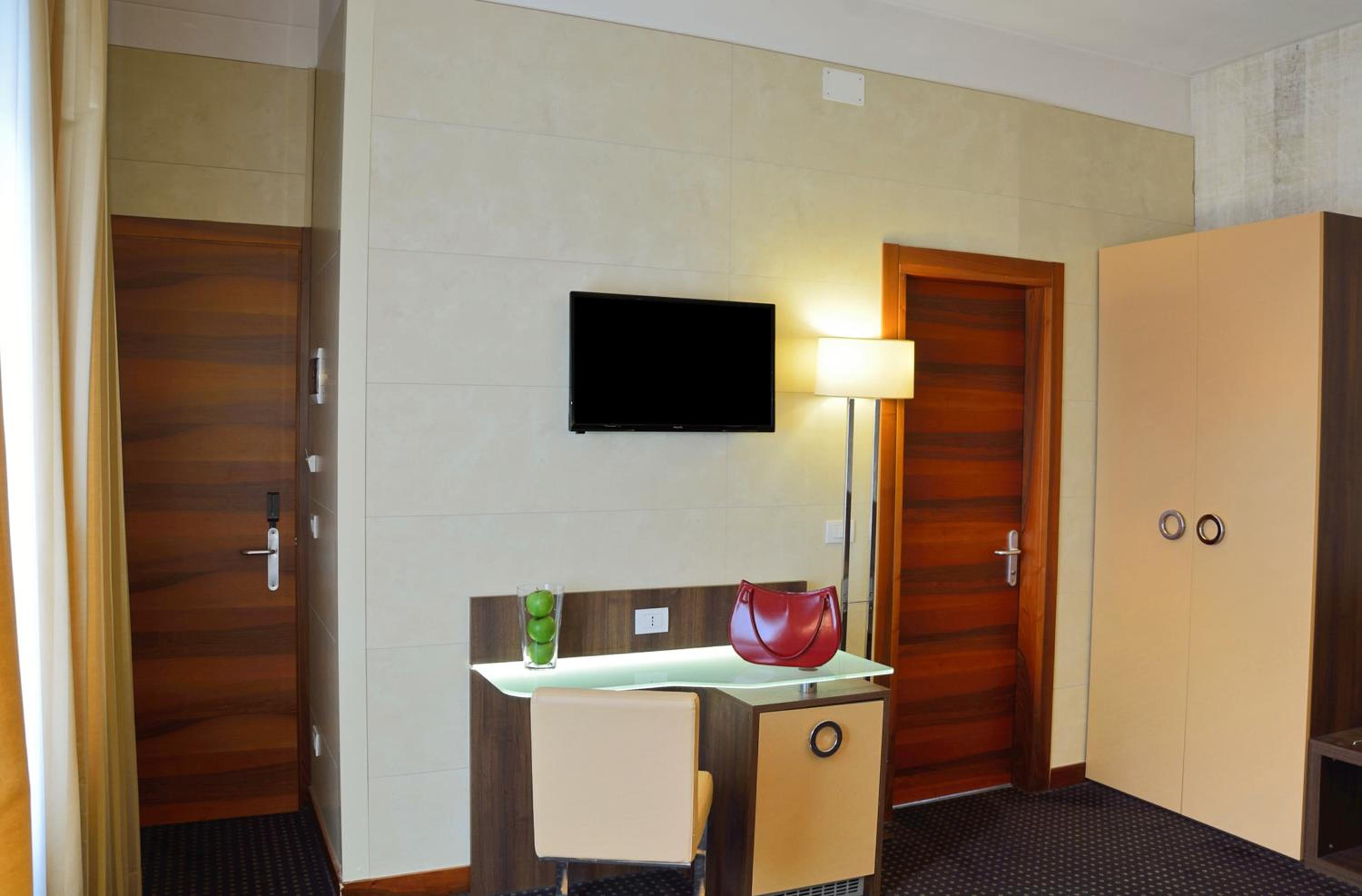 Twin Room - Photo 5