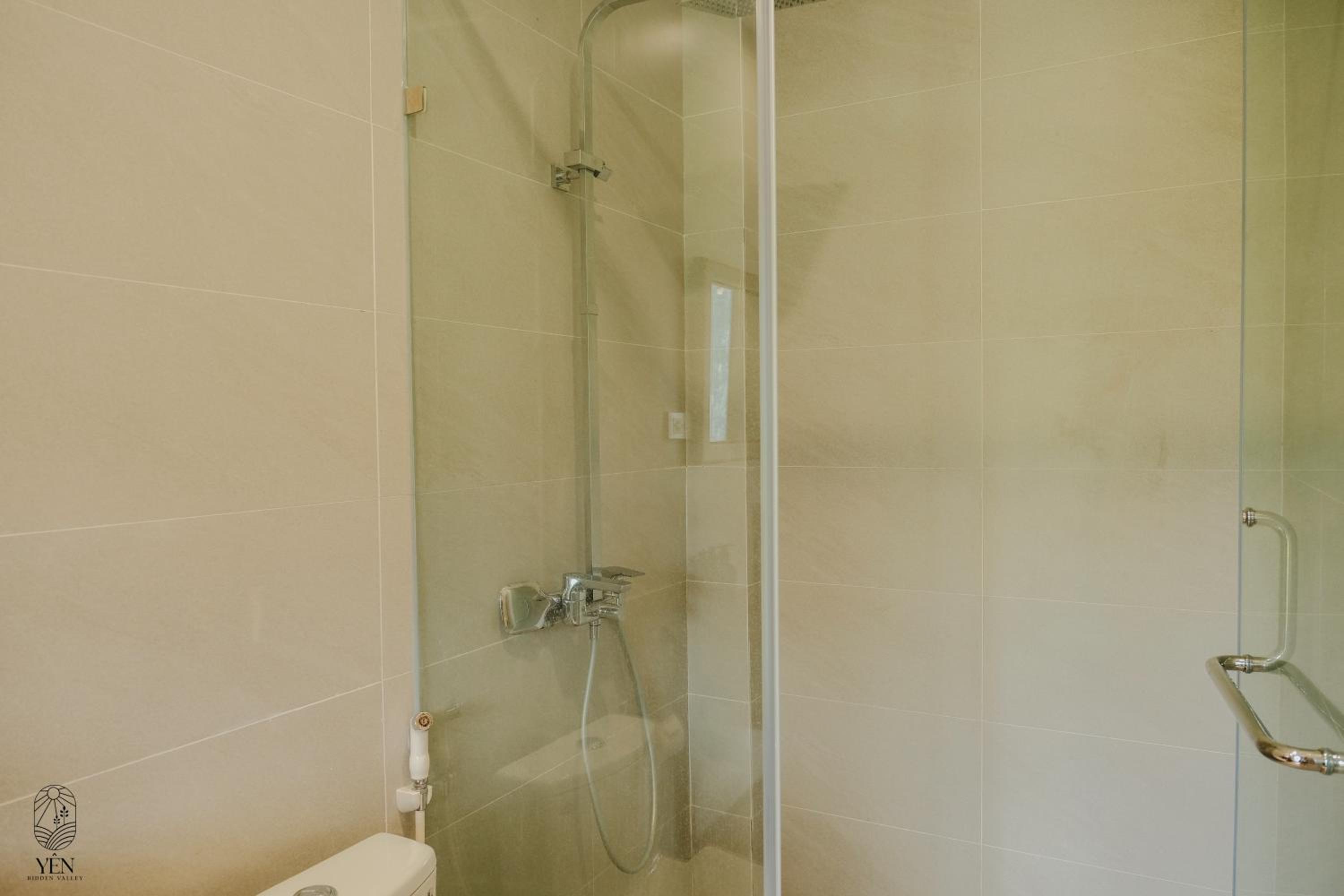 Deluxe Double Room (2 Adults + 1 Child) photo 2