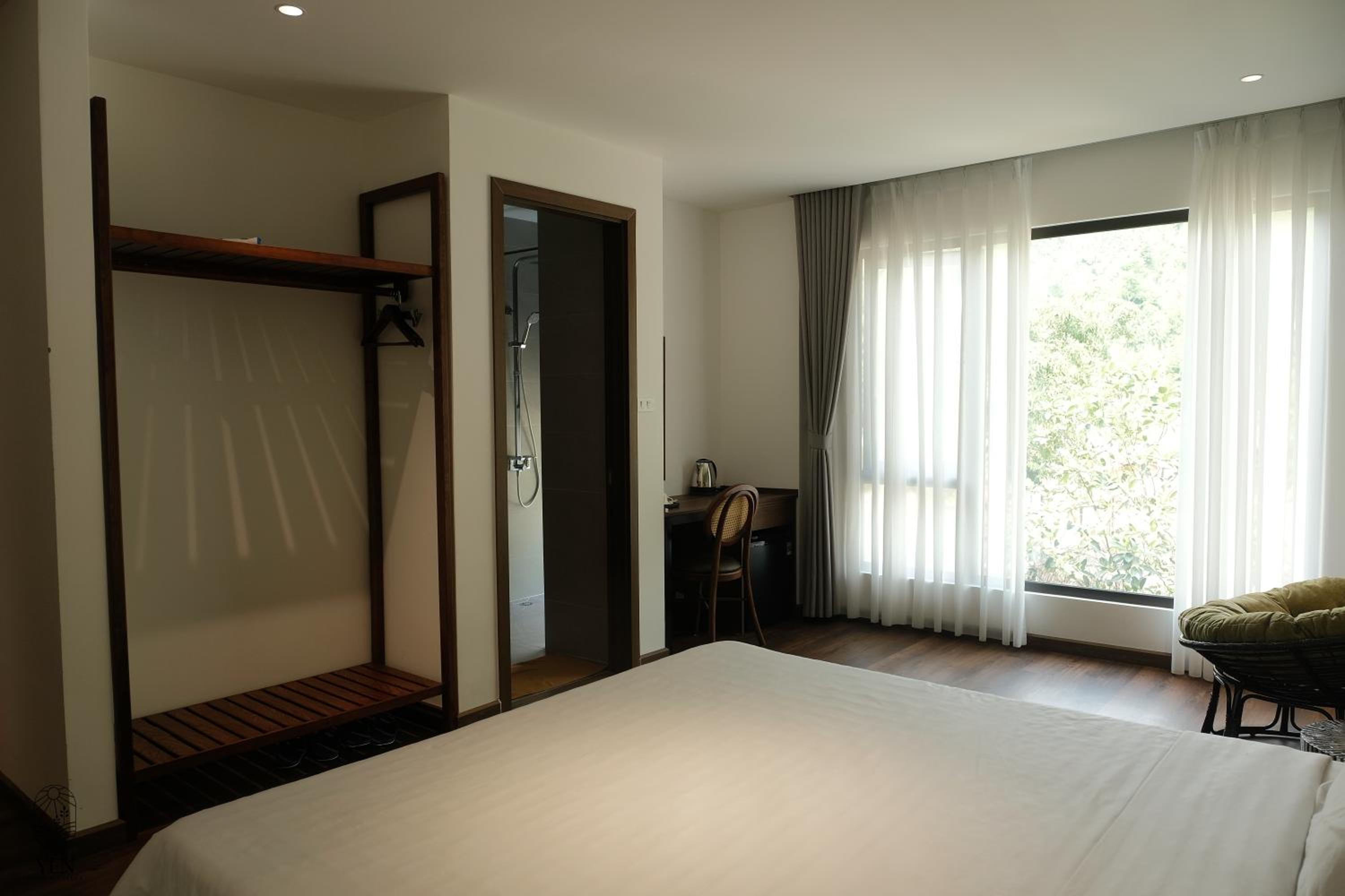 Deluxe Double Room (2 Adults + 1 Child) photo 2