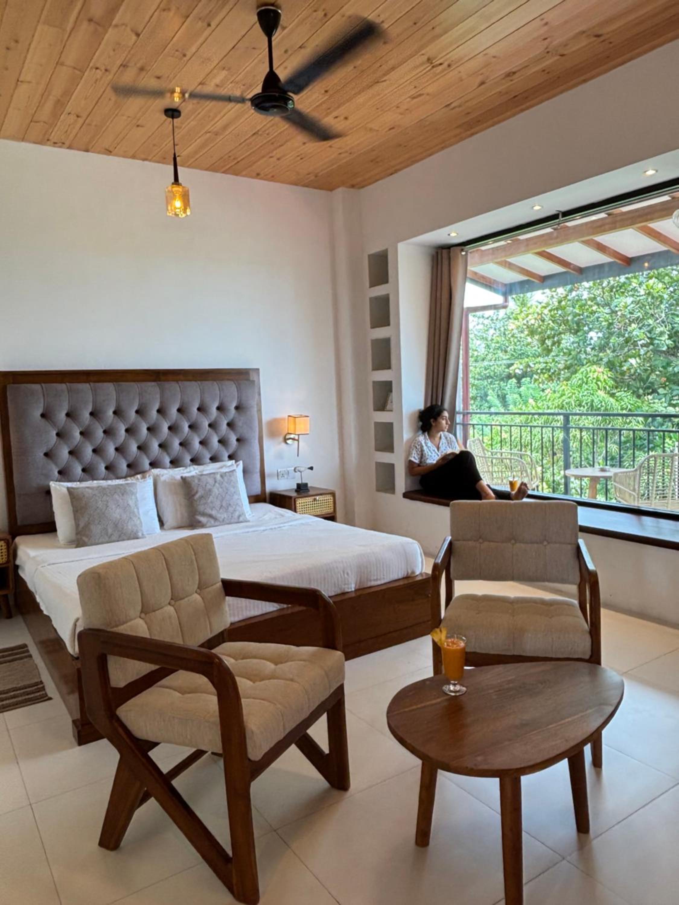 Deluxe Double Room with Balcony and Sea View photo 2