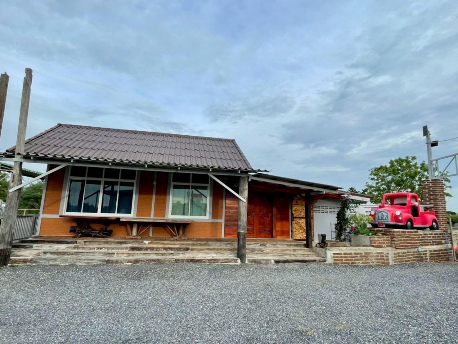 One-Bedroom House photo 1
