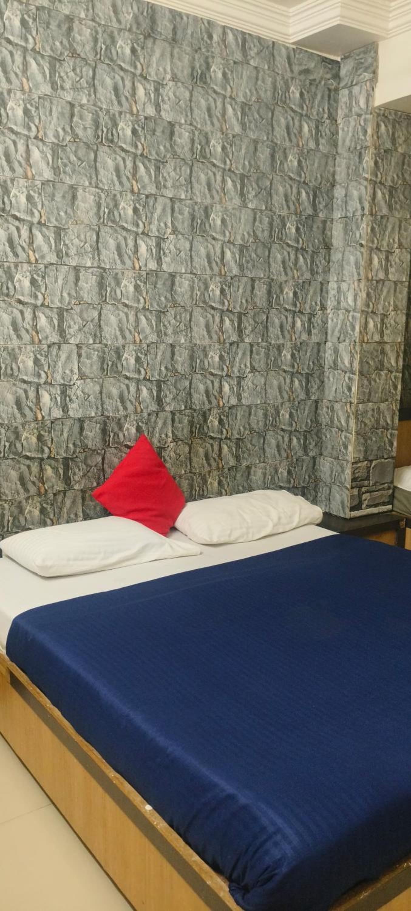 Classic Triple Room - Photo 2