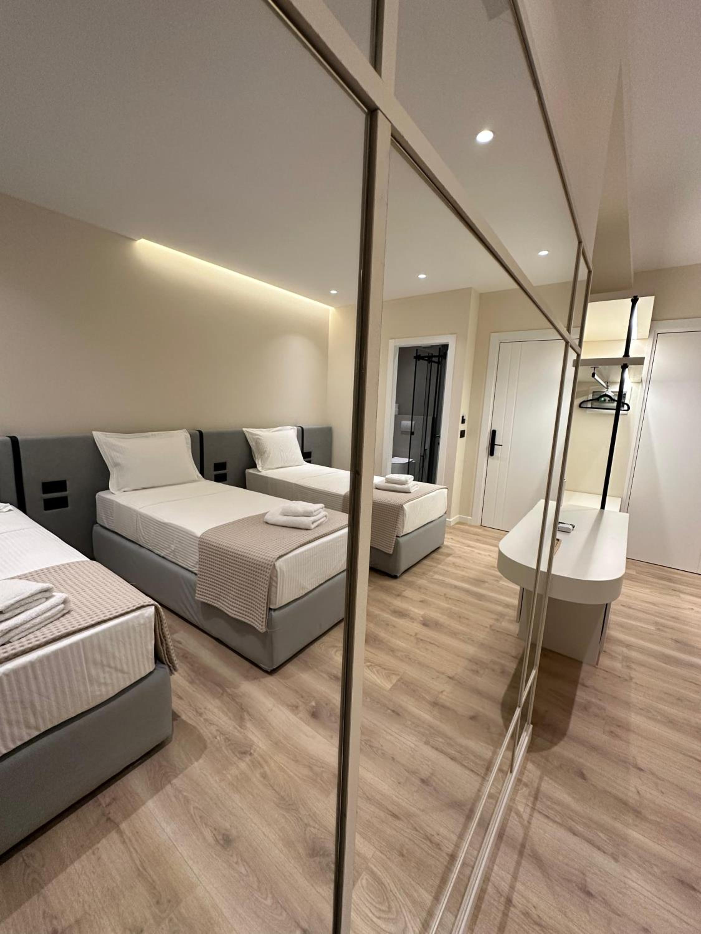 Classic Triple Room photo 3