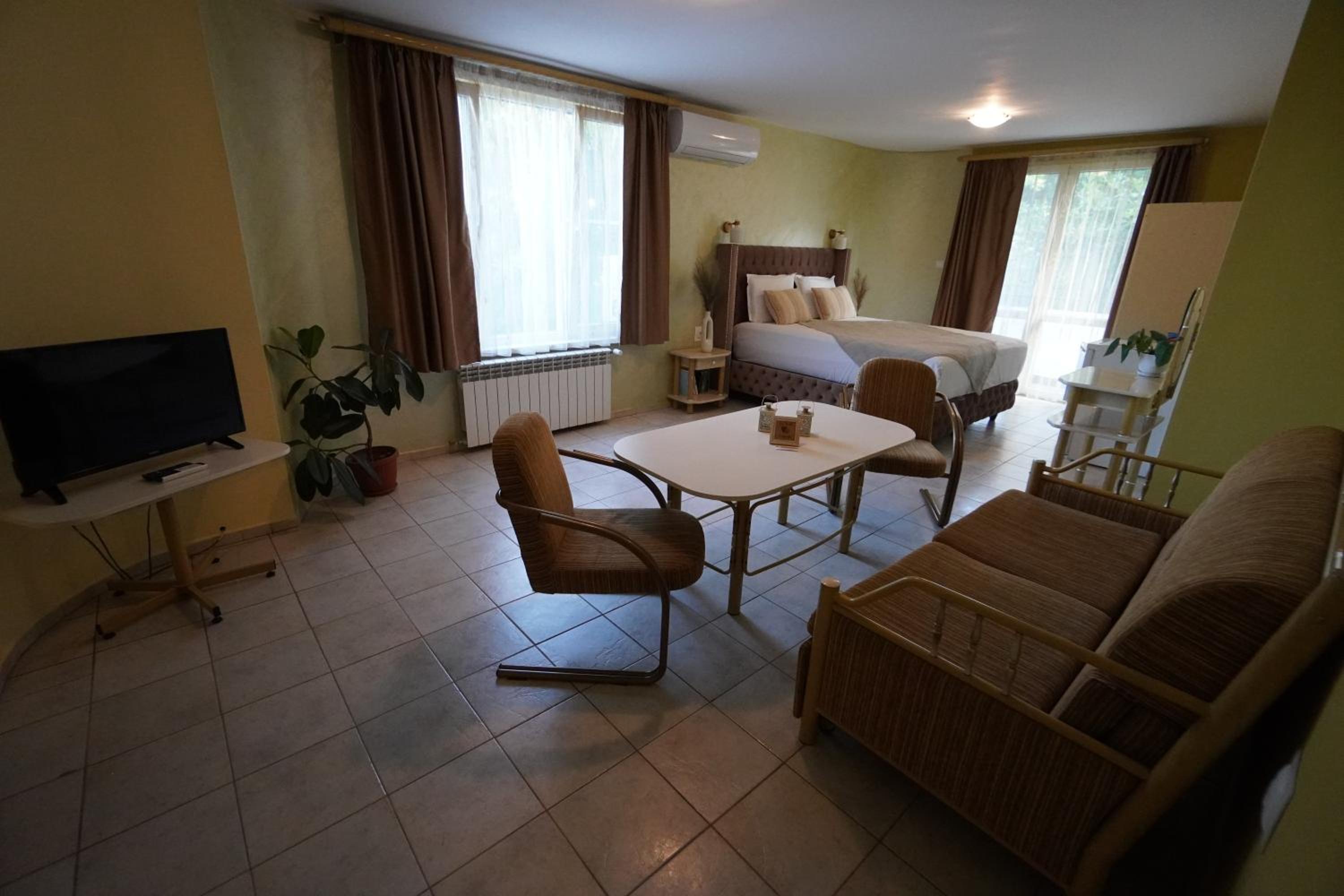 Two-Bedroom Suite photo 1
