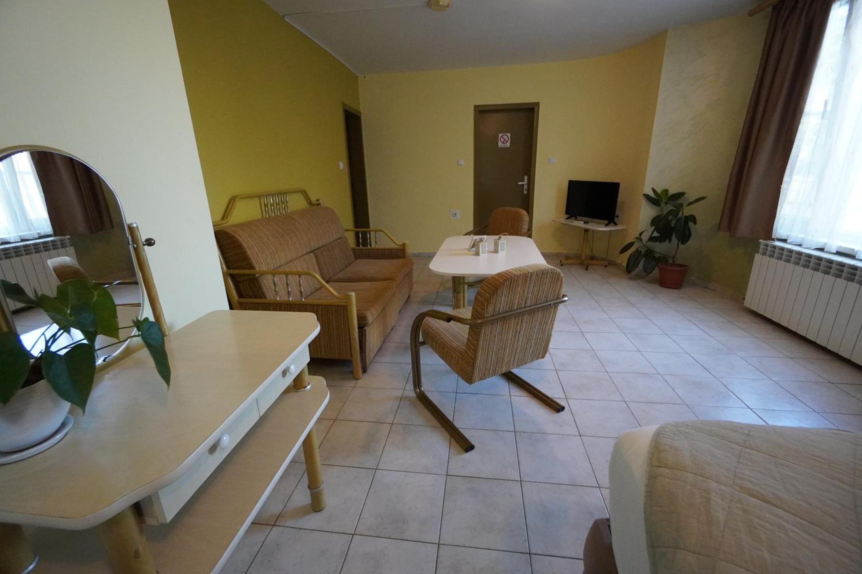 Two-Bedroom Suite photo 3