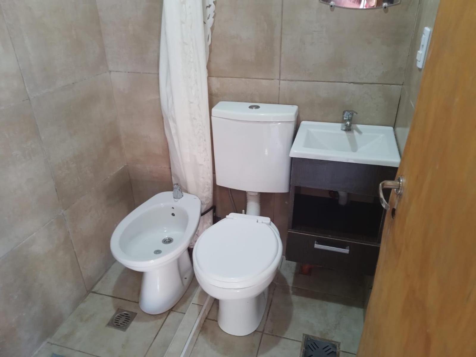 Double or Twin Room with Private Bathroom photo 2