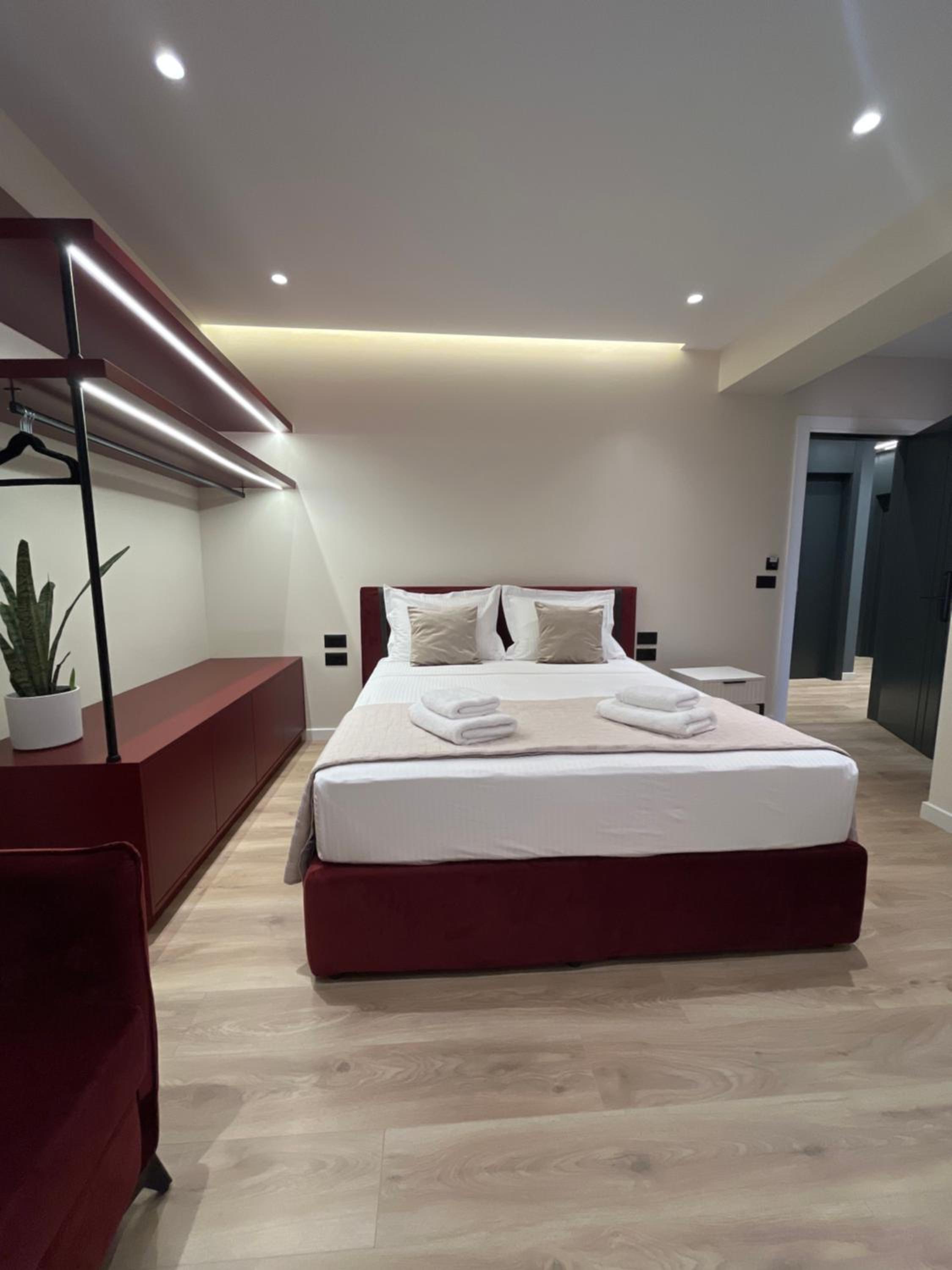 Deluxe King Room photo 1