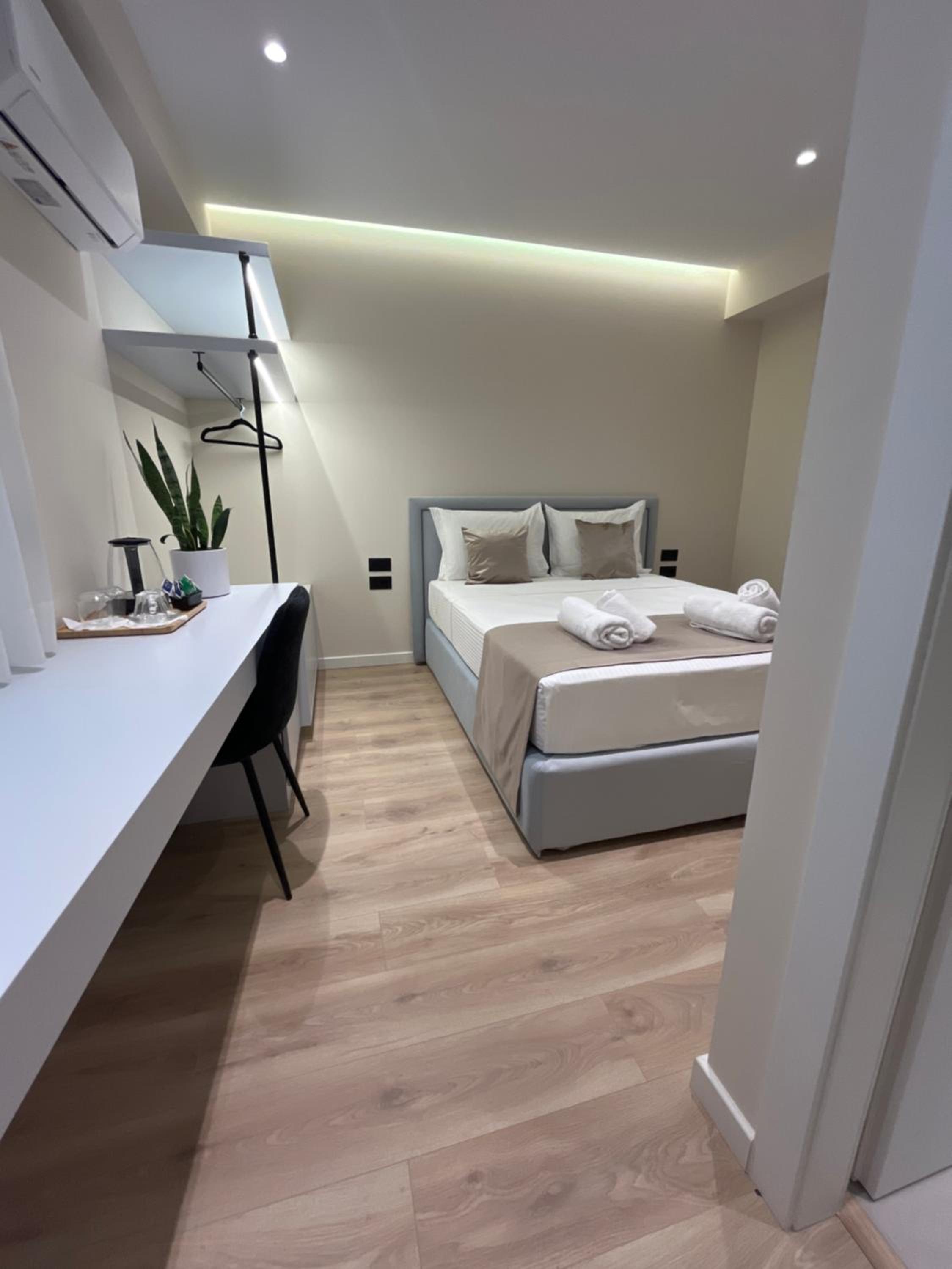 Standard Queen Room photo 2