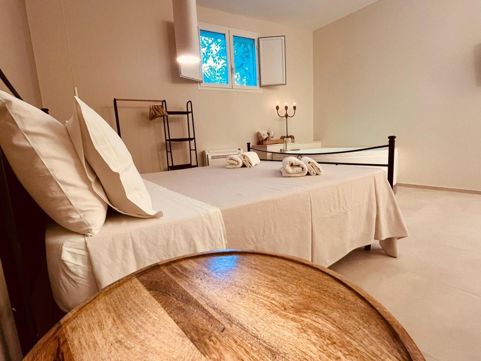 Deluxe Suite with Spa Bath