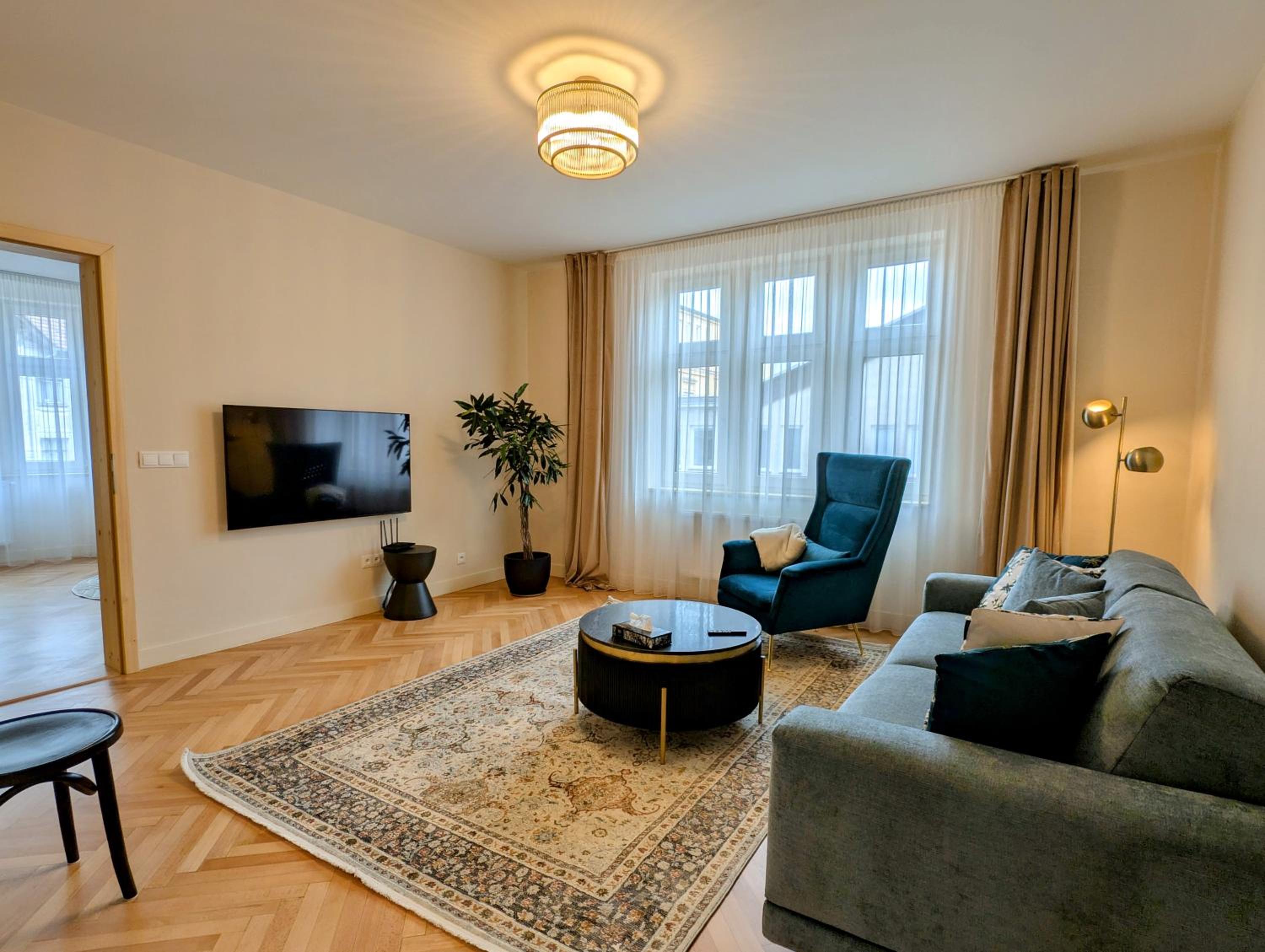 Three-Bedroom Deluxe Apartment photo 1