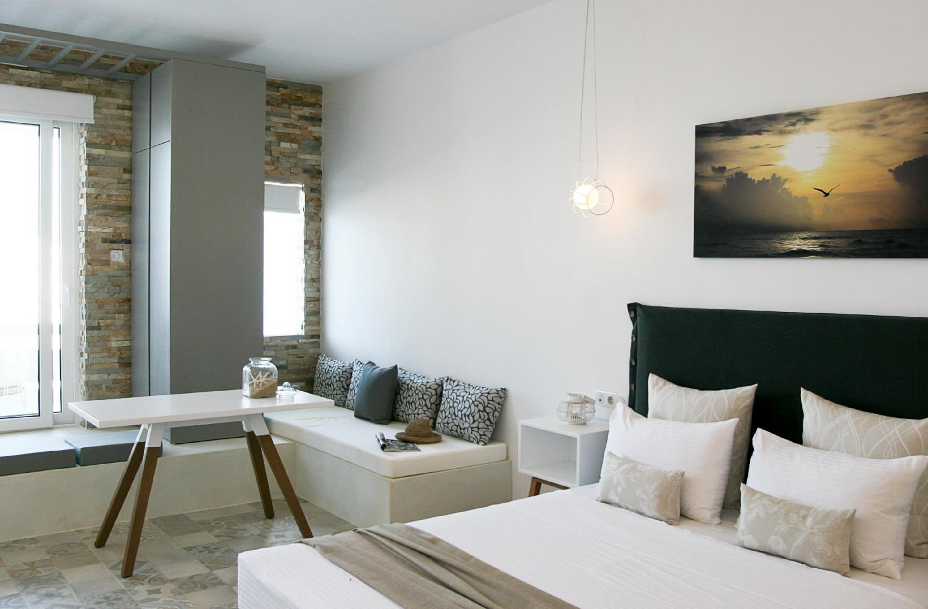 Suite with Outdoor Hot Tub and View 