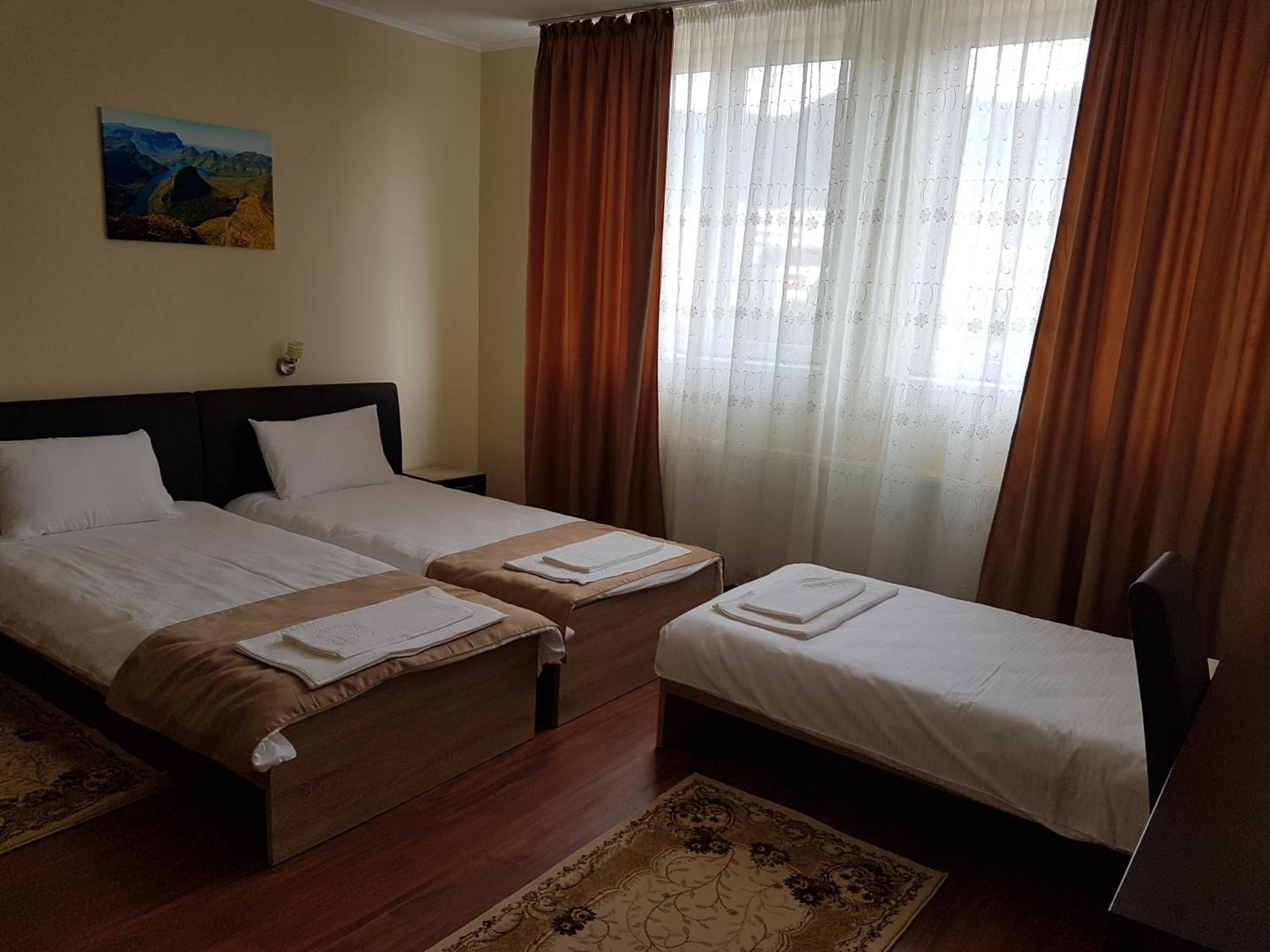 Triple Room - Photo 1