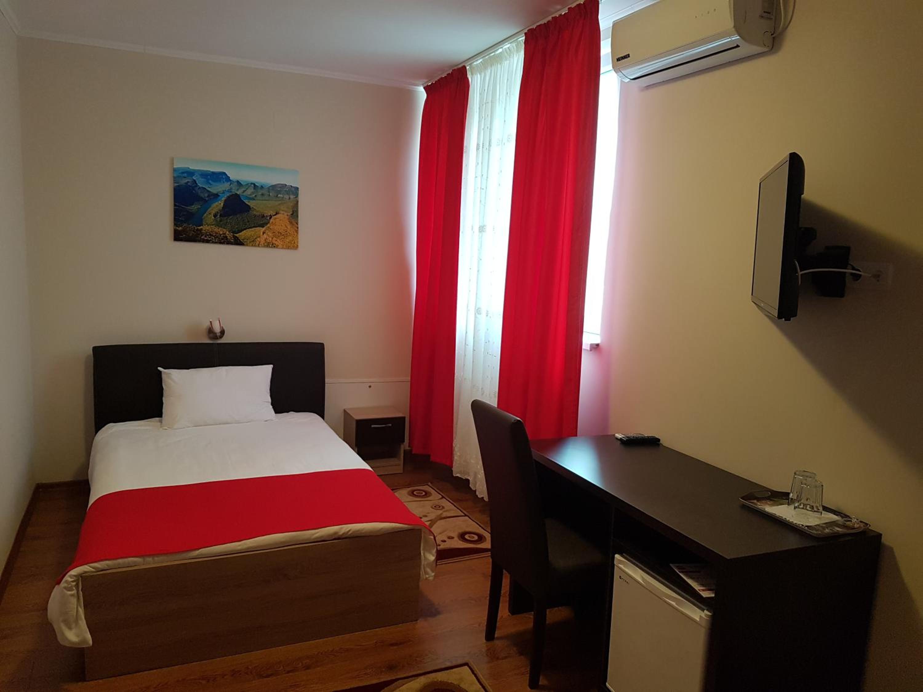 Single Room photo 3