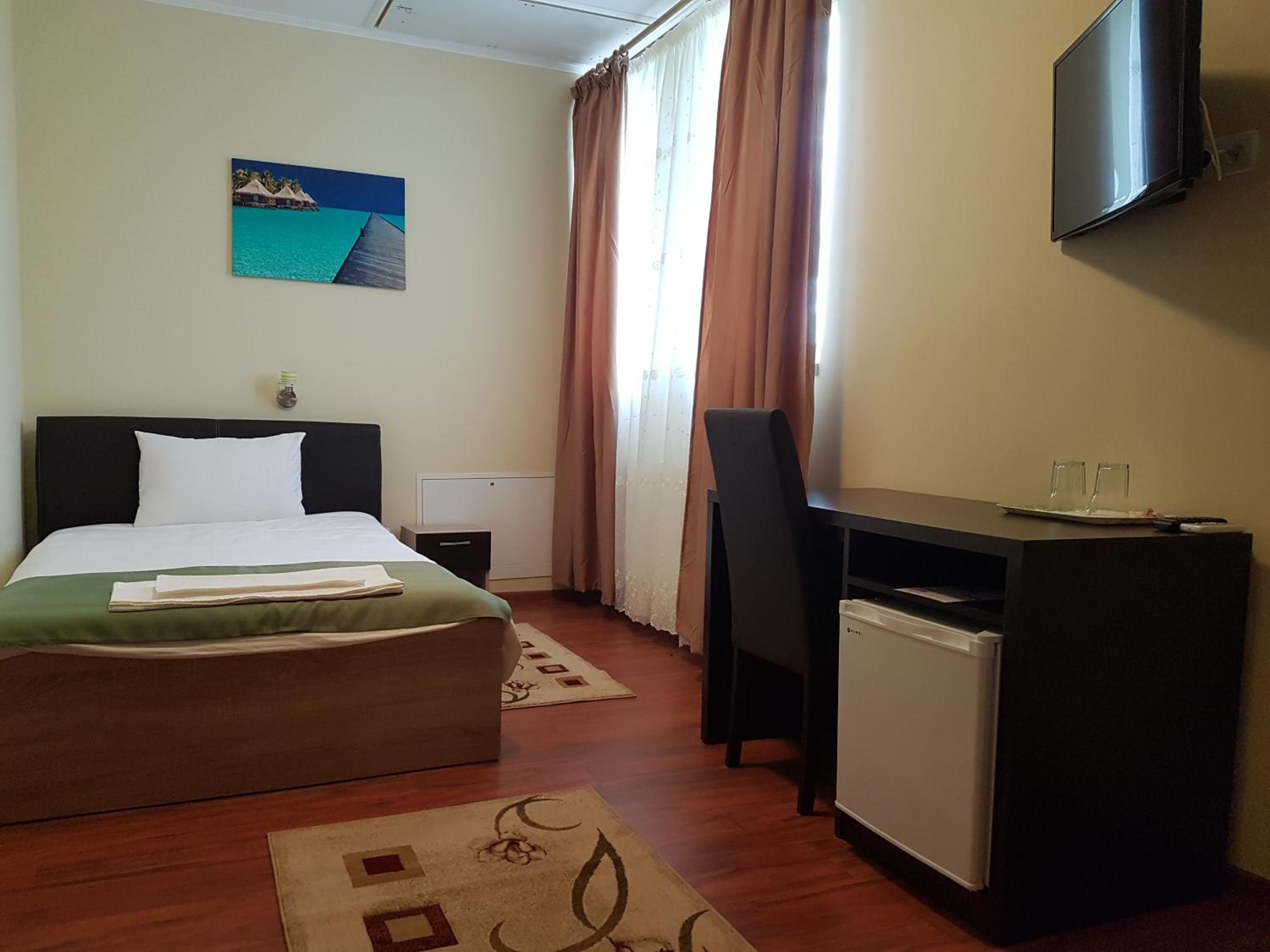 Single Room photo 2
