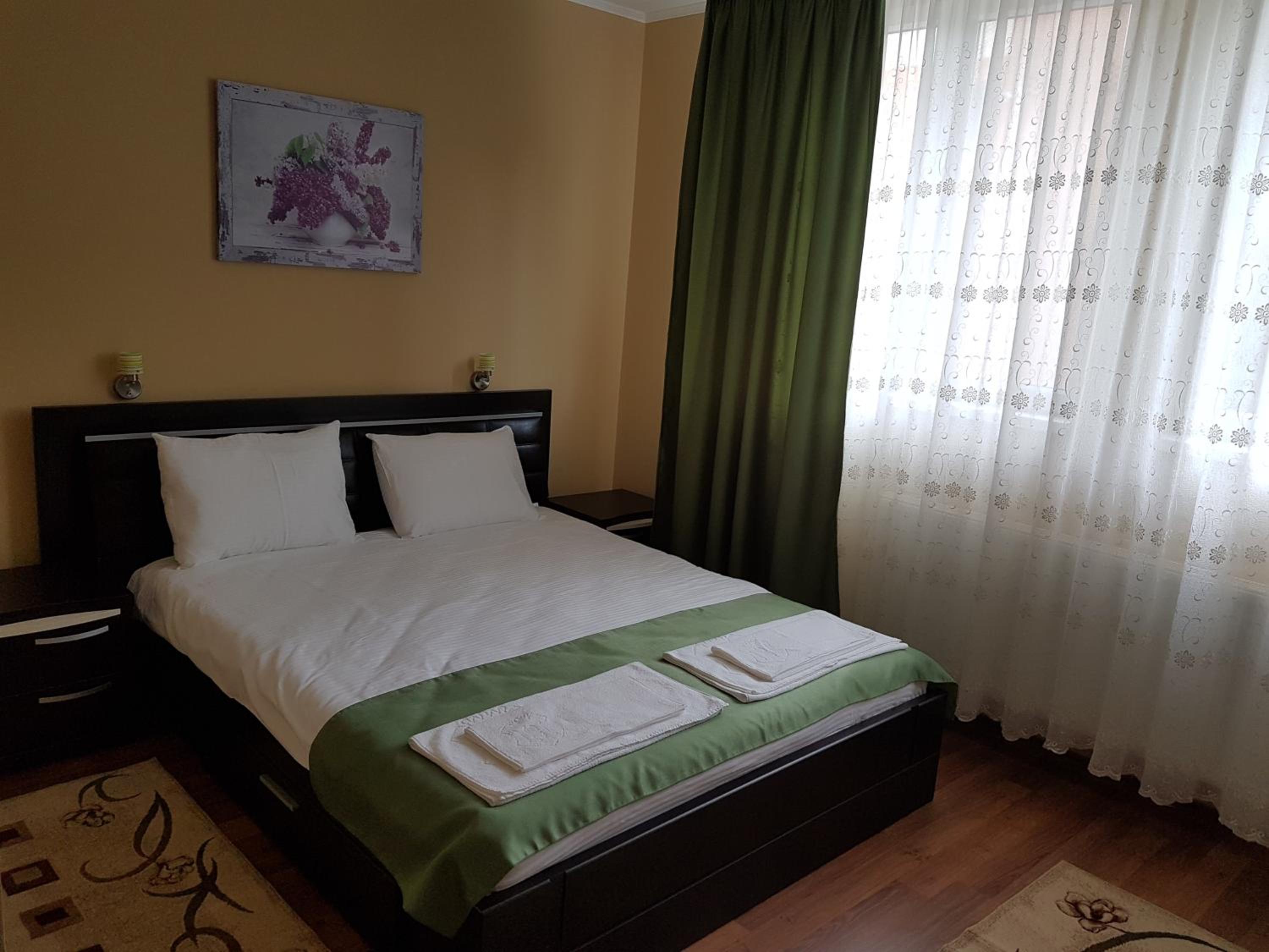 Double Room - Photo 2