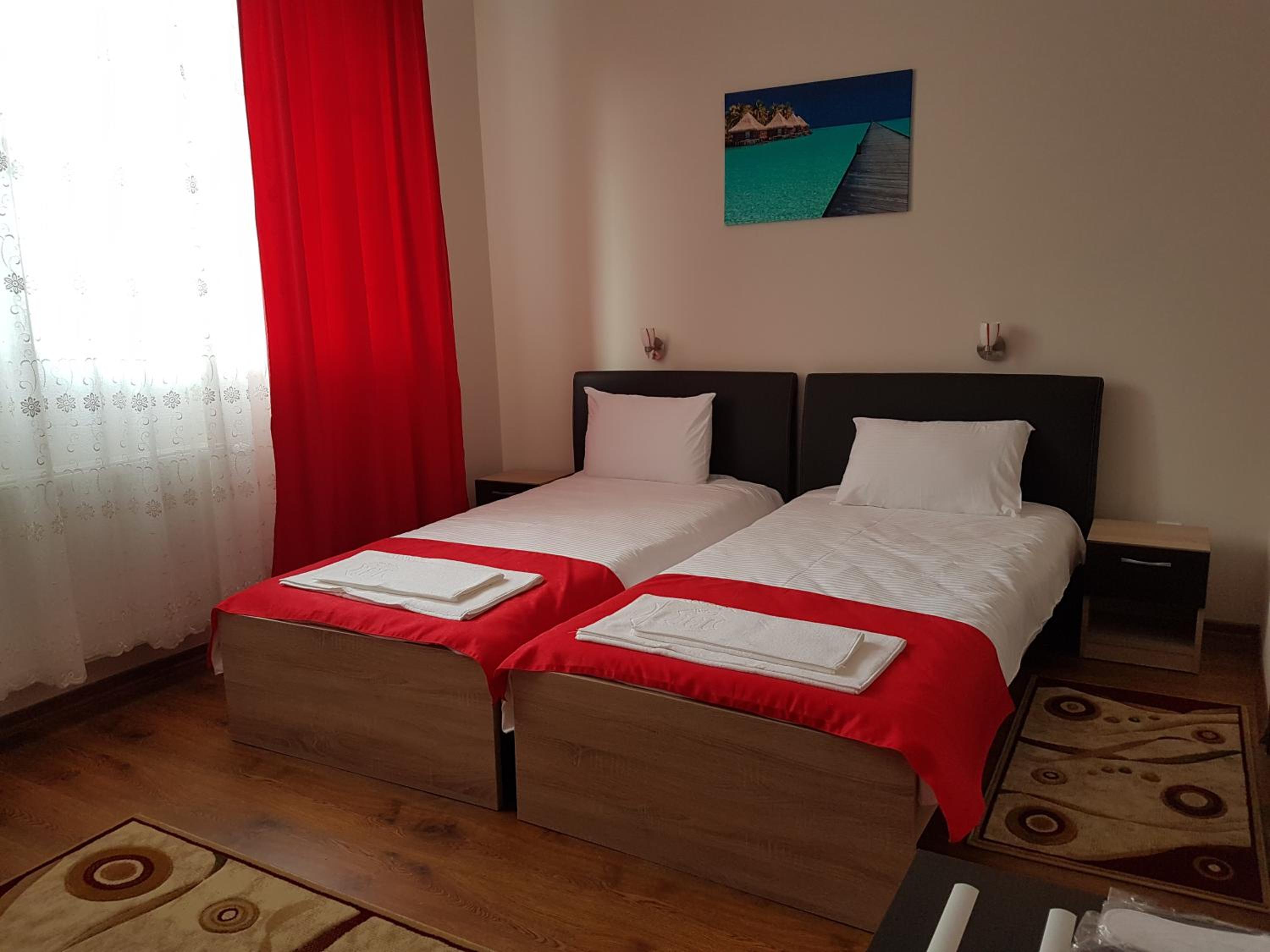 Twin Room - Photo 1