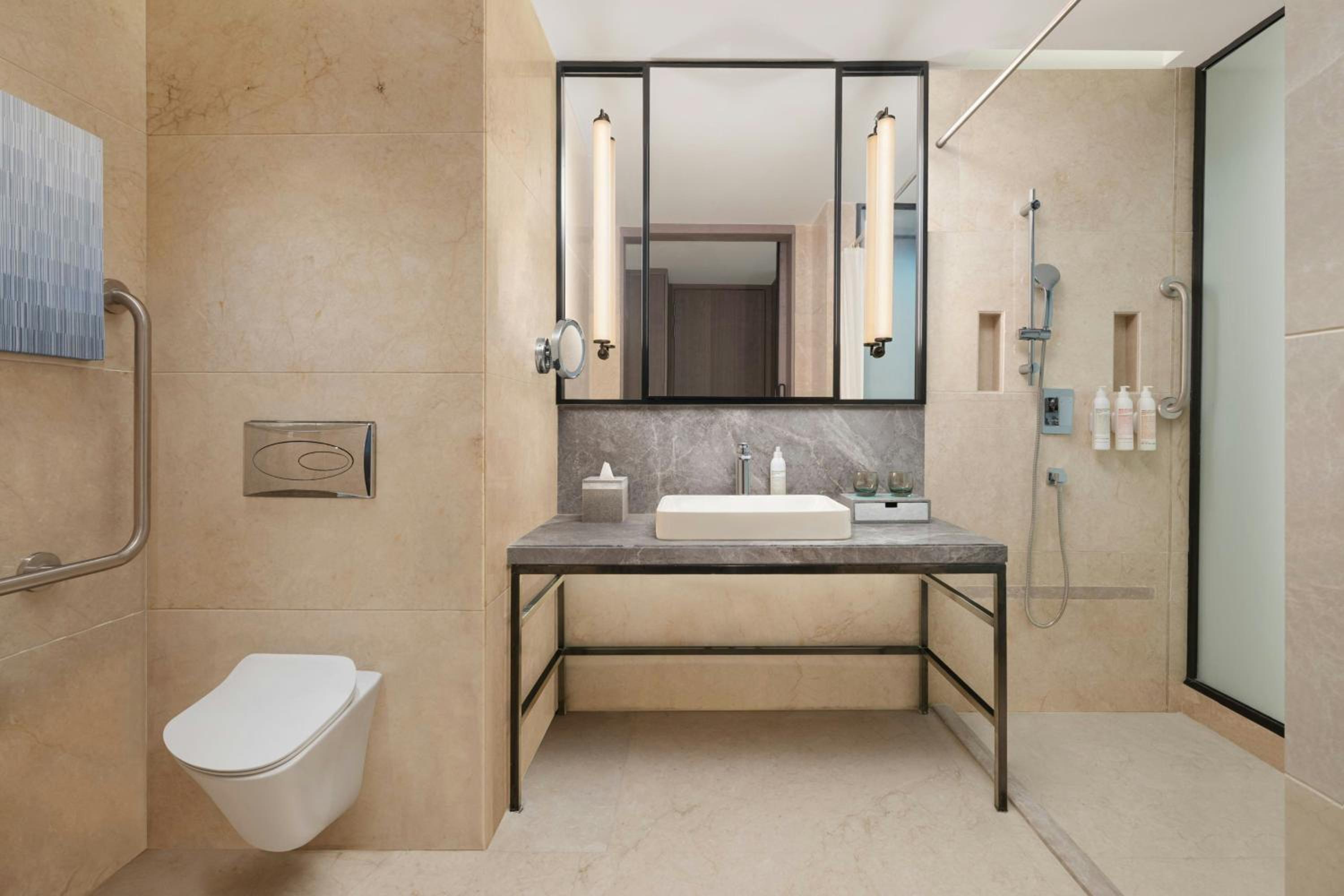 Superior King Room with City View -  20% Discount on Food & Drink, INR 500 SPA Credit per stay  - Photo 5