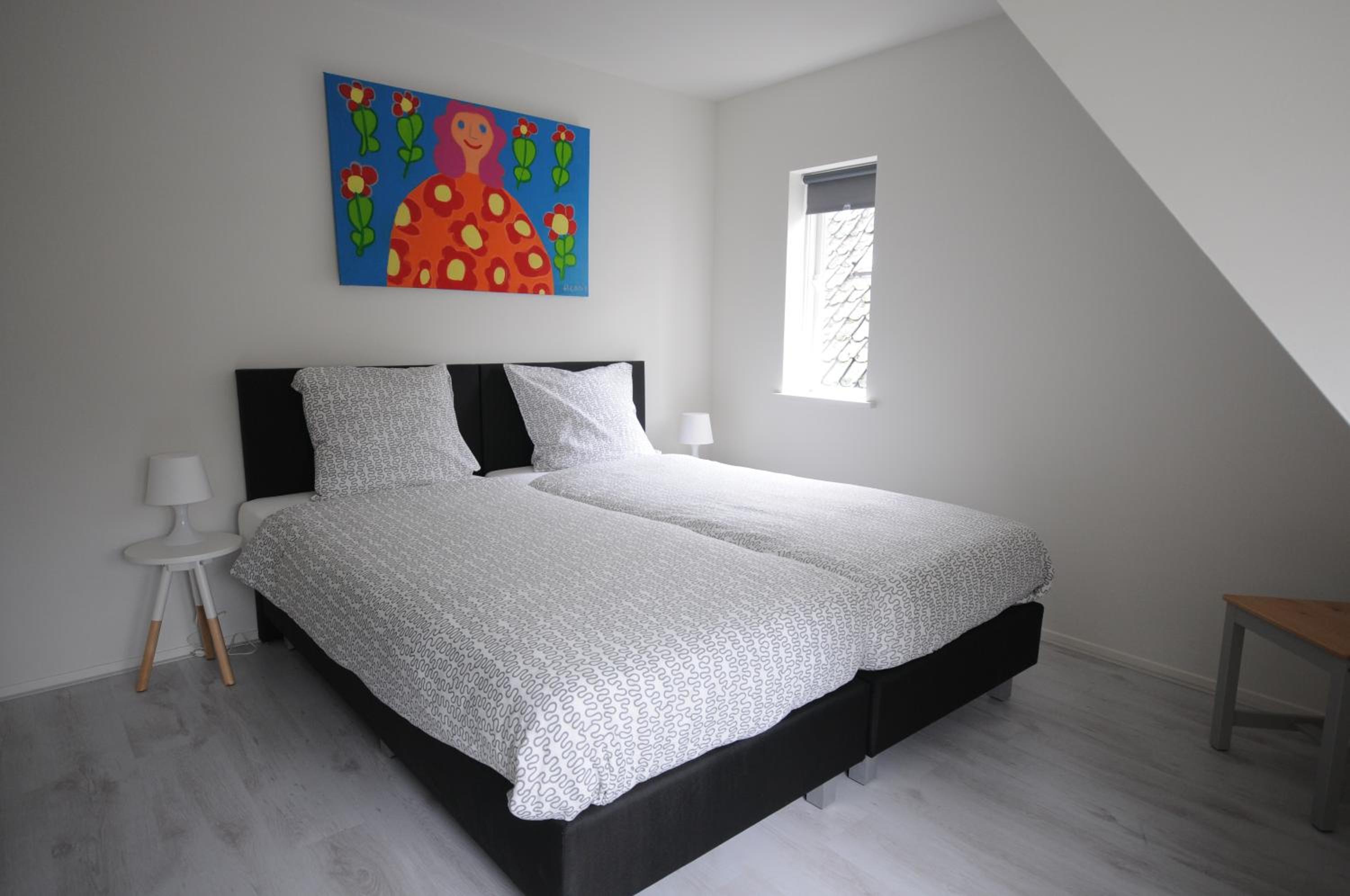 Four-Bedroom House photo 3