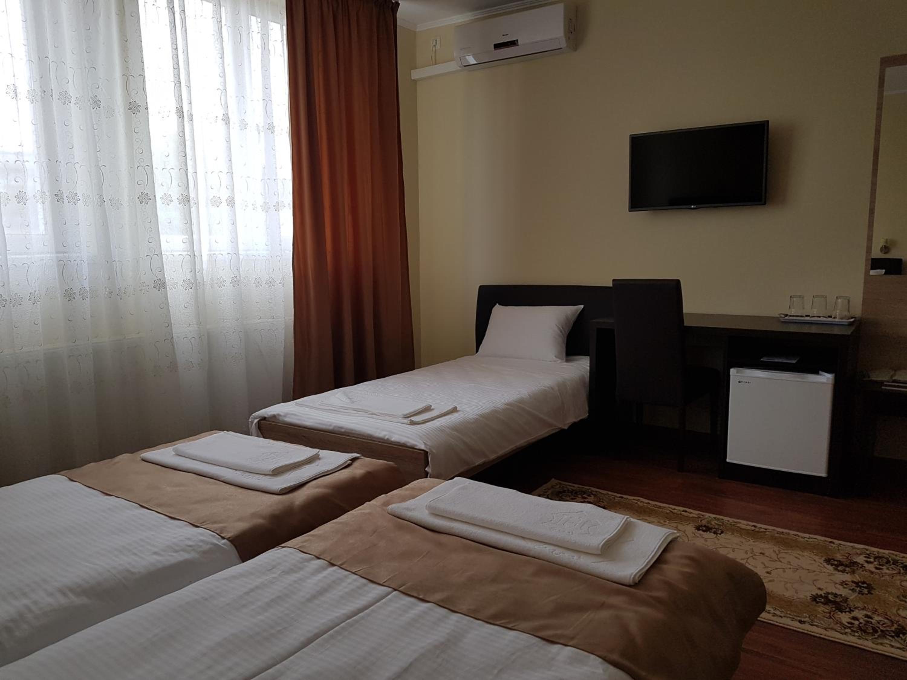 Triple Room - Photo 5