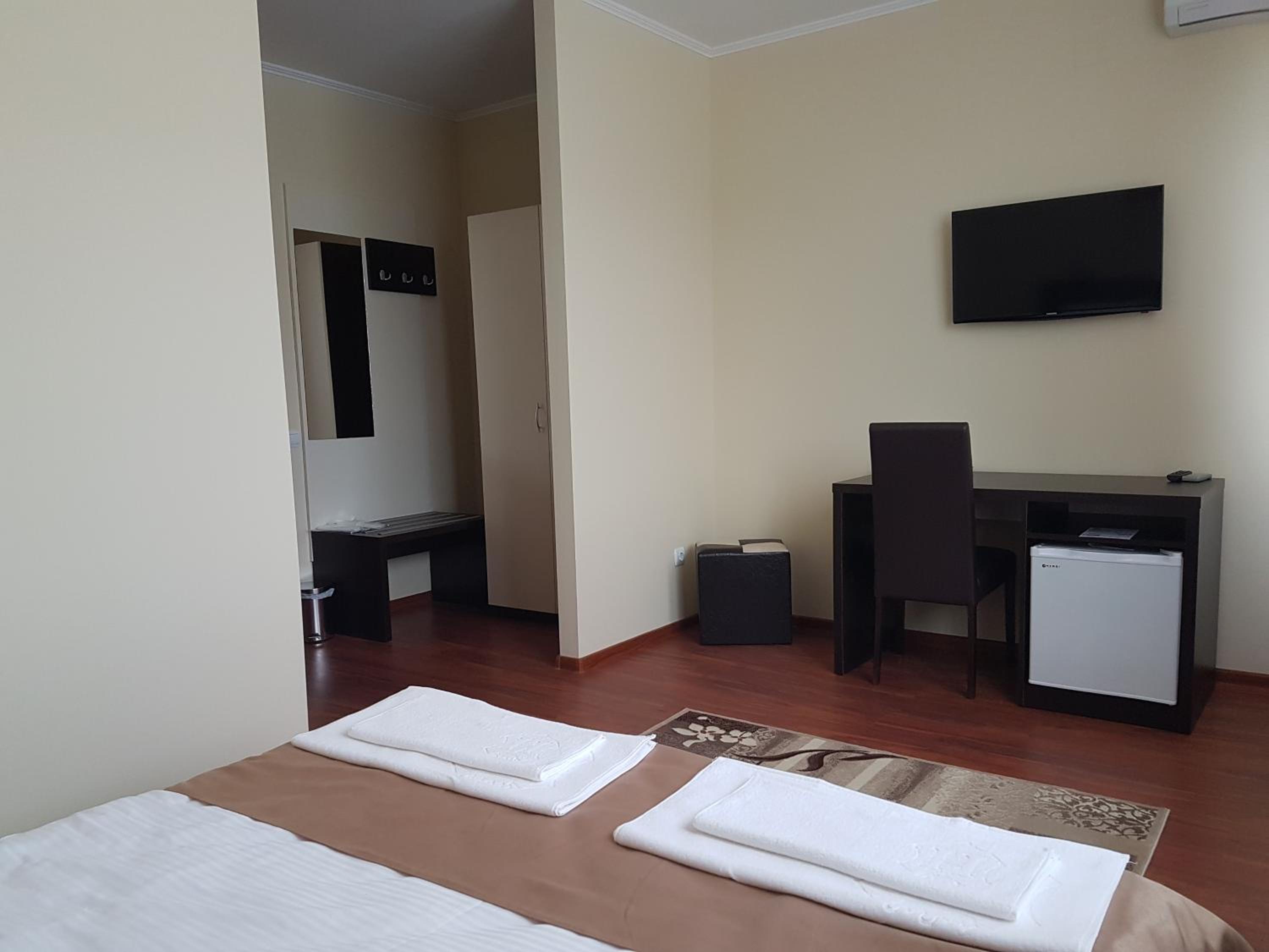 Double Room - Photo 4