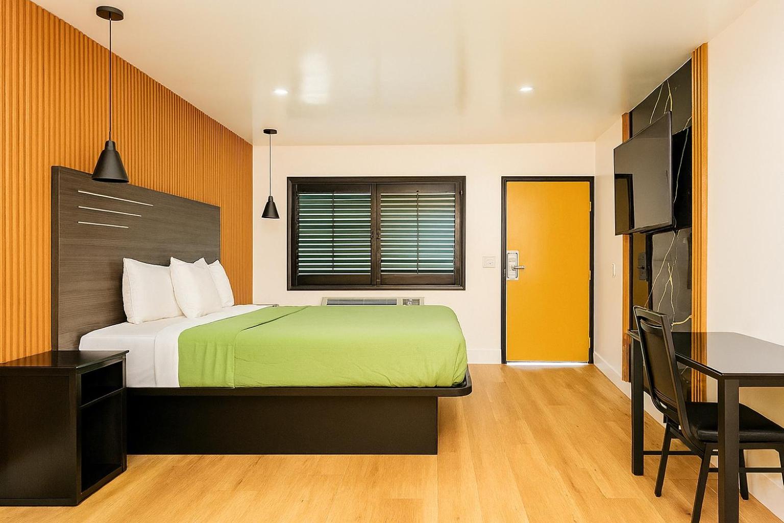 Deluxe King Room