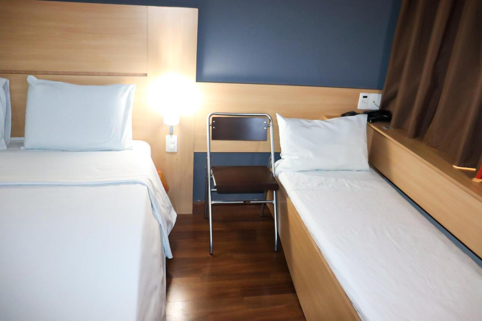 Standard Room with One Double Bed and One Single Bed photo 3