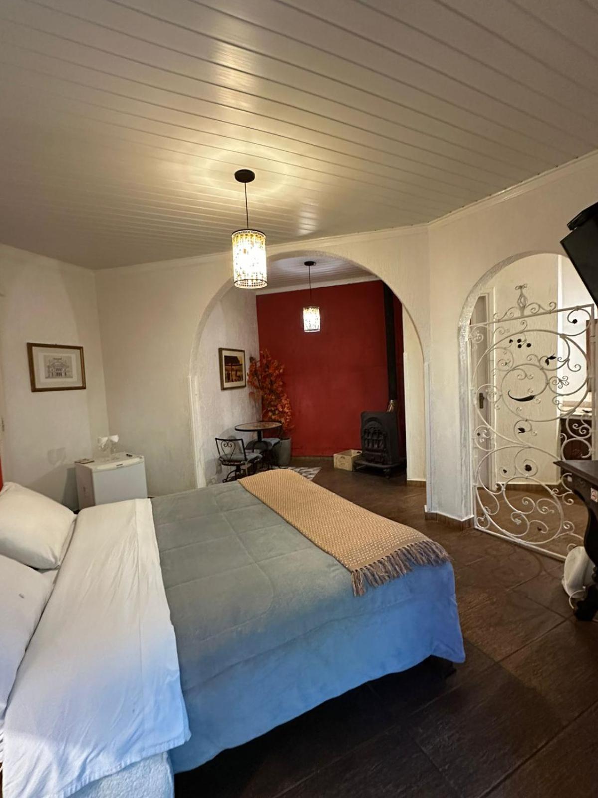 Deluxe Studio
